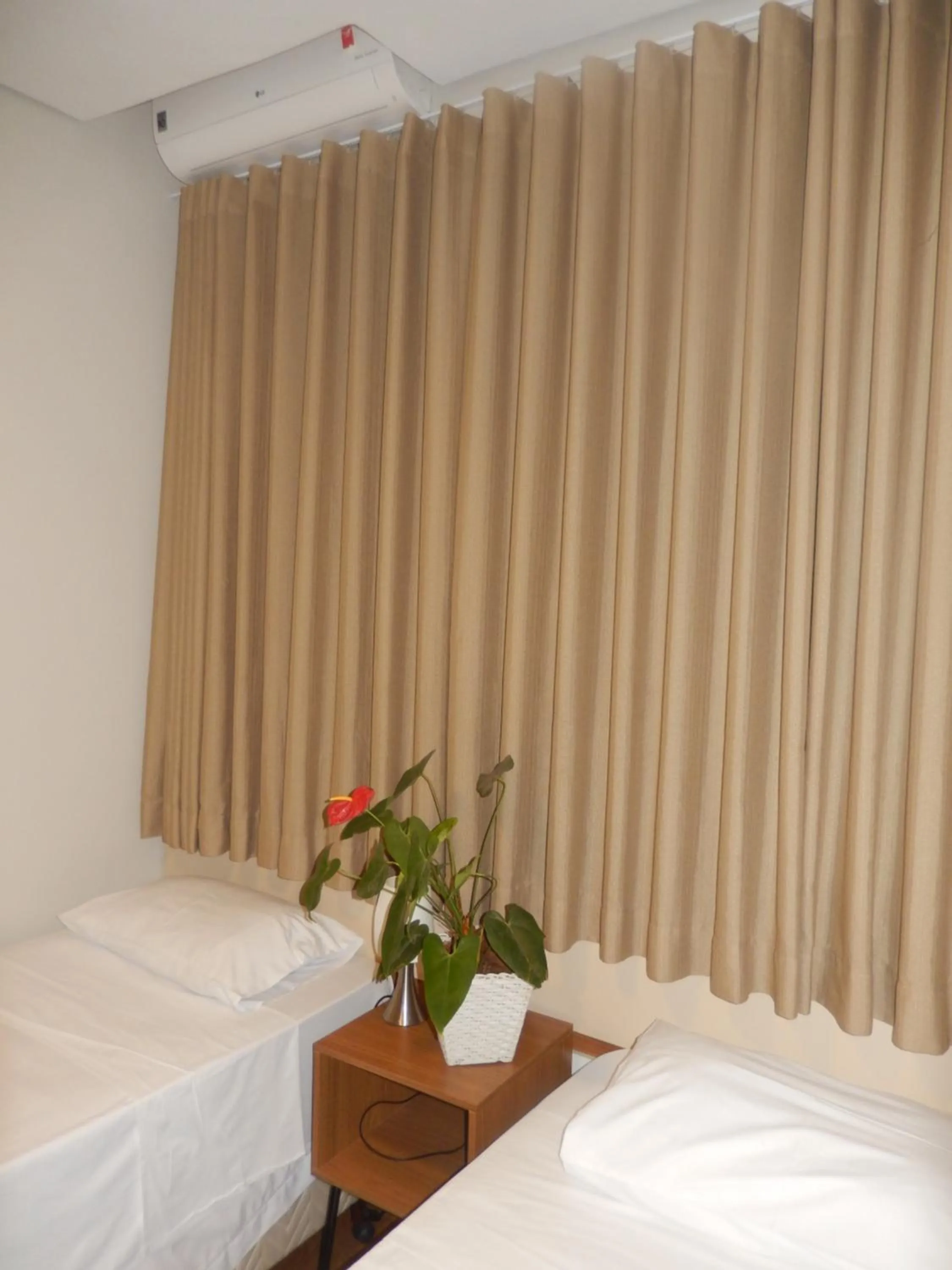 Bed in Hotel Metropole