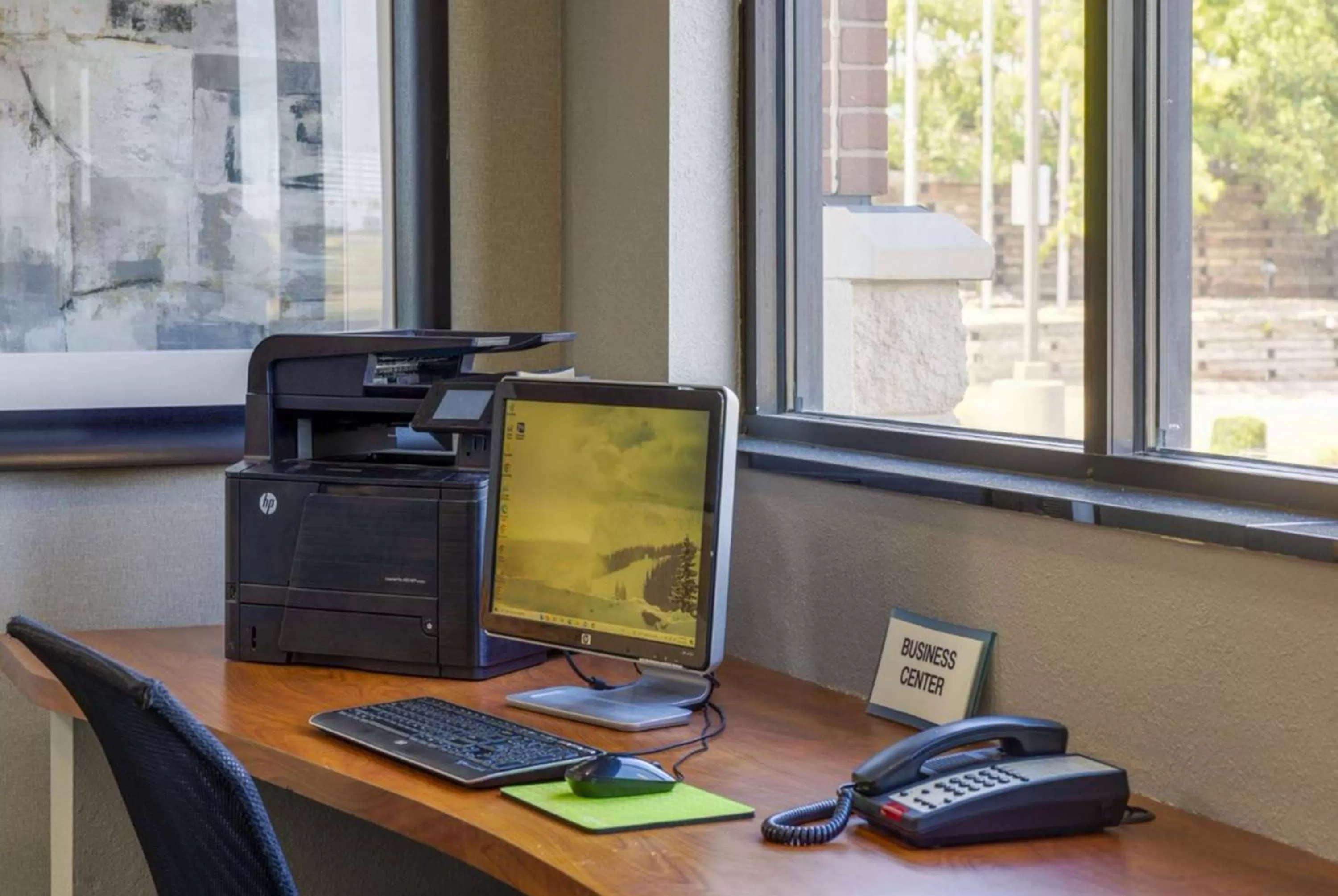 Business facilities in La Quinta by Wyndham Edmond