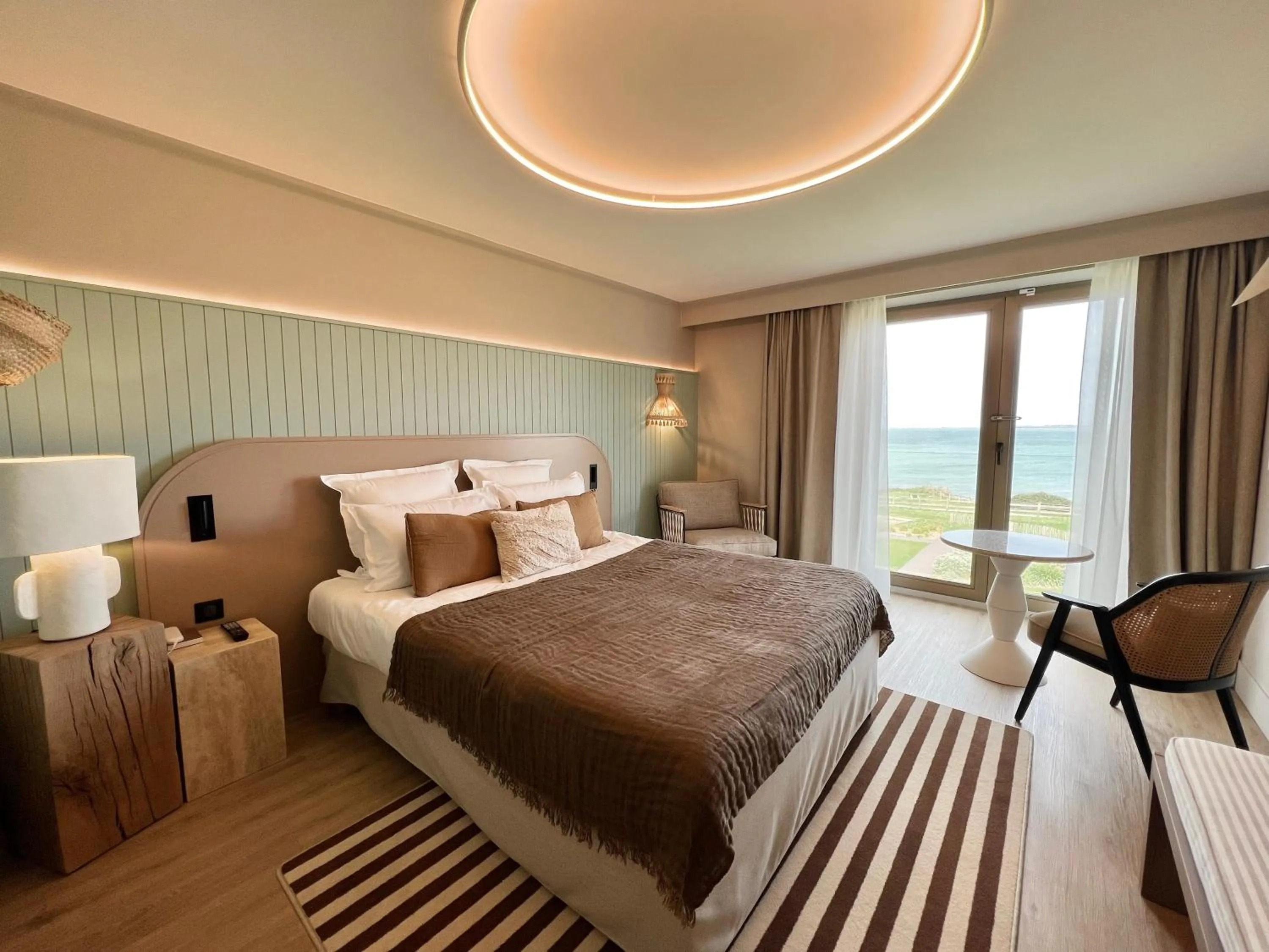 Bed in Emeria Dinard Thalasso Spa