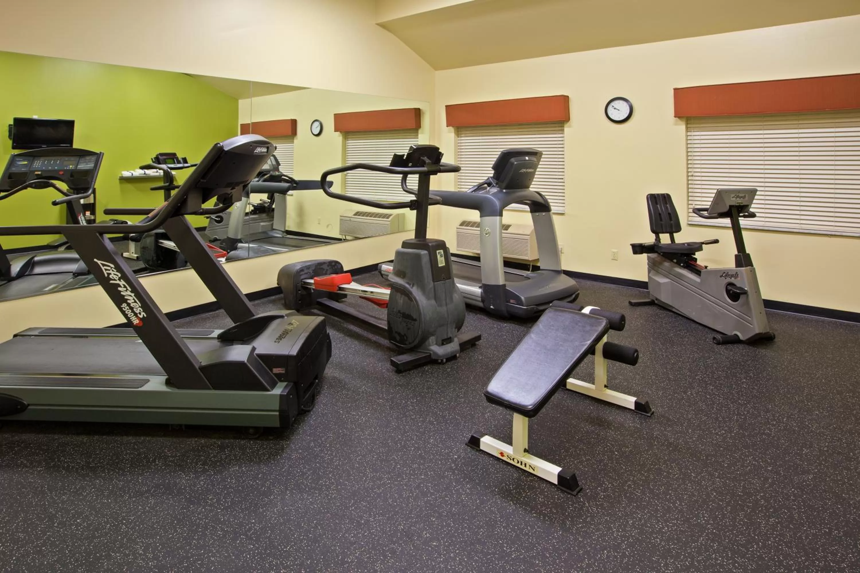 Fitness centre/facilities in Country Inn & Suites by Radisson, Kalamazoo, MI