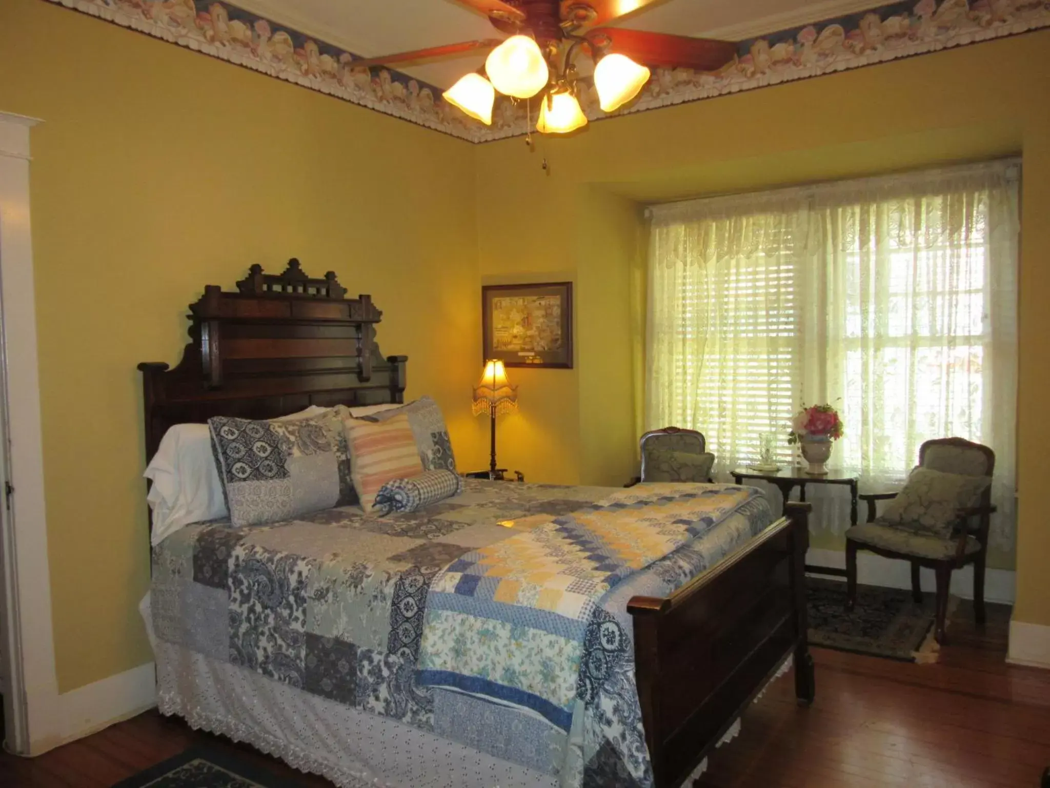 Deluxe Queen Room in The Carriage House Deluxe Queen Room in The Carriage House