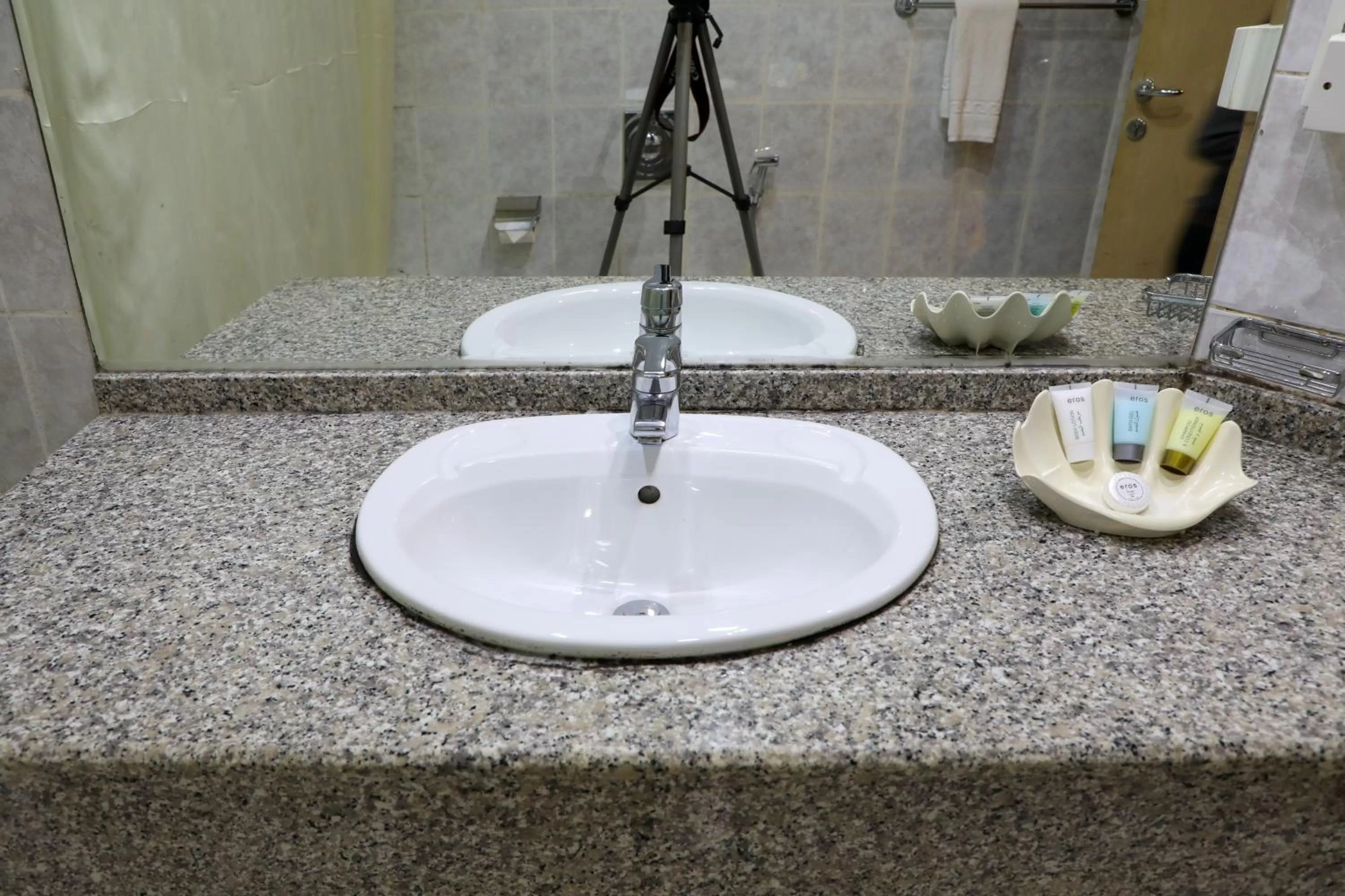 Bathroom in West Zone Pearl Hotel Apartment