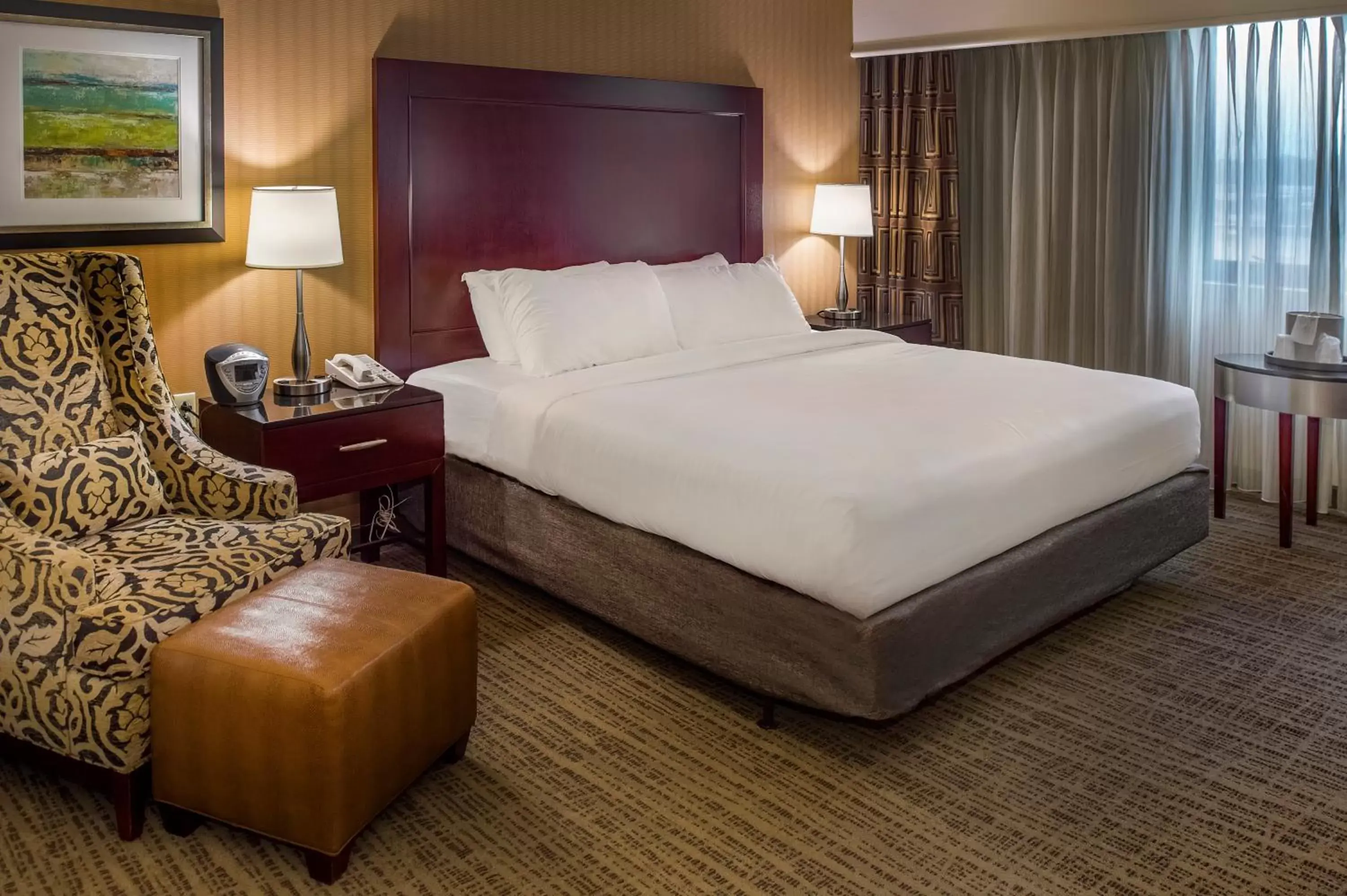 Standard King Room - High Floor in Crowne Plaza Hotel St. Louis Airport by IHG Standard King Room - High Floor in Crowne Plaza Hotel St. Louis Airport by IHG