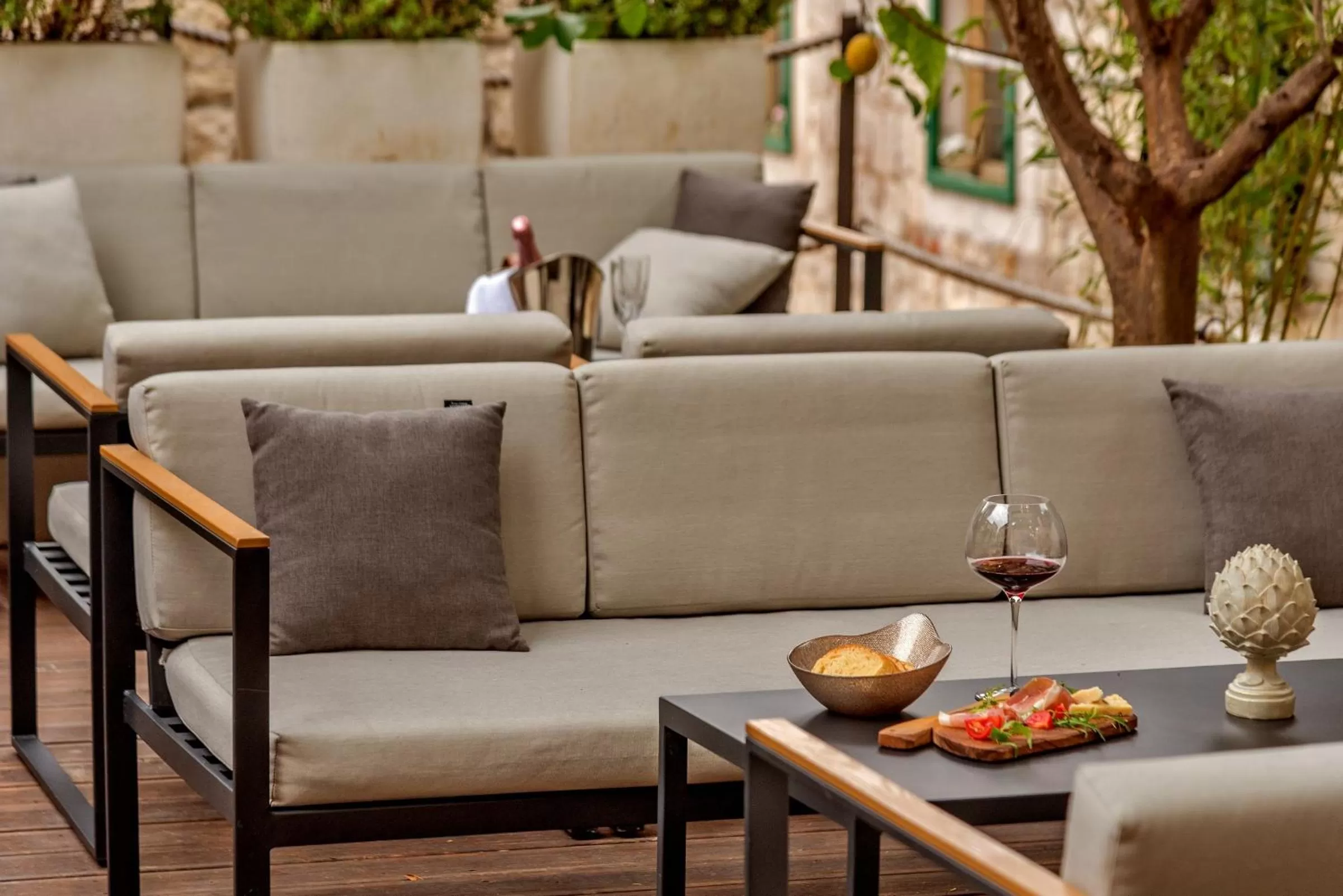 Restaurant/places to eat in Heritage Hotel 19