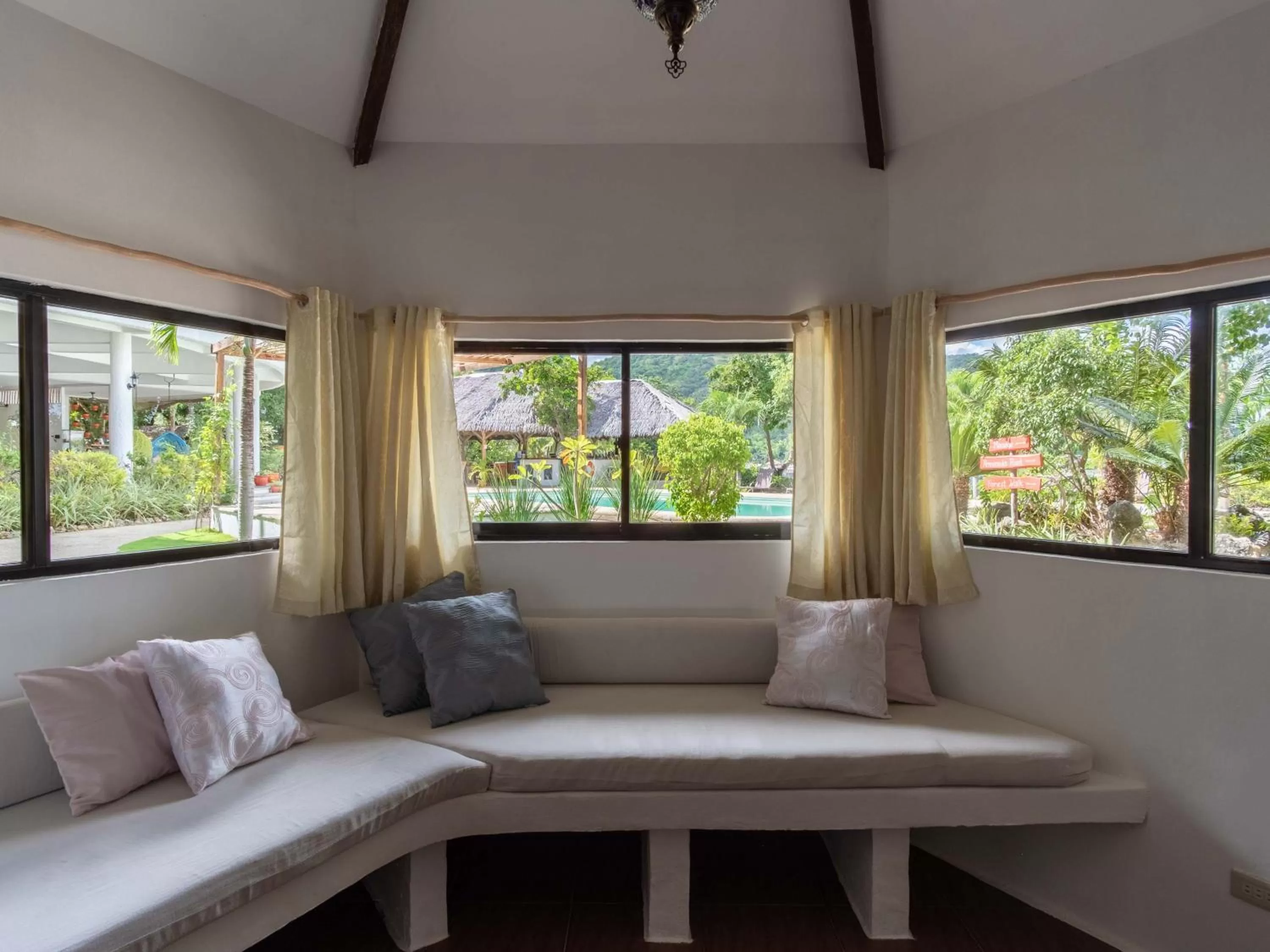 Seating area, Bed in Granada Beach Resort - Adults Only