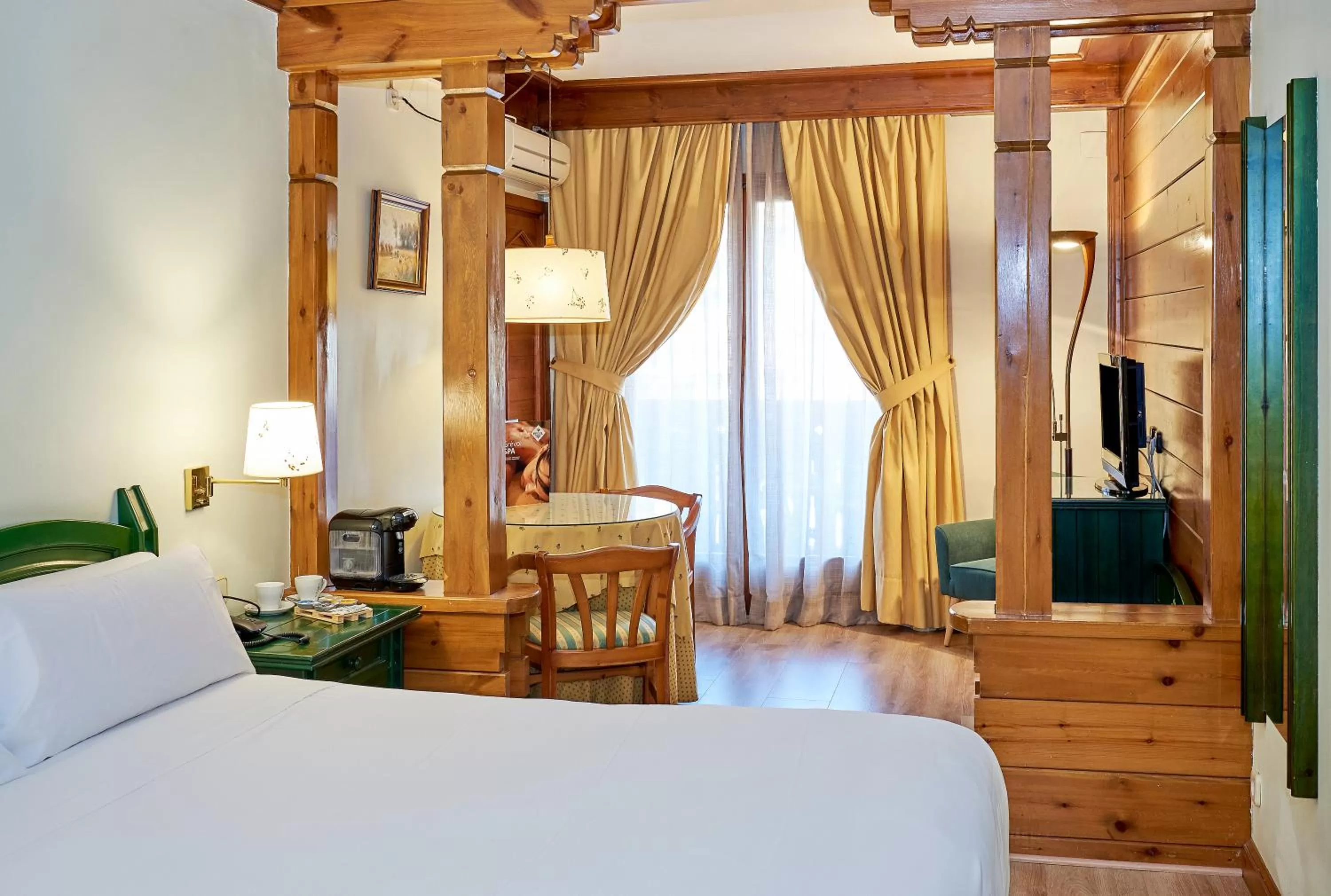 Bed in Hotel Grèvol Spa