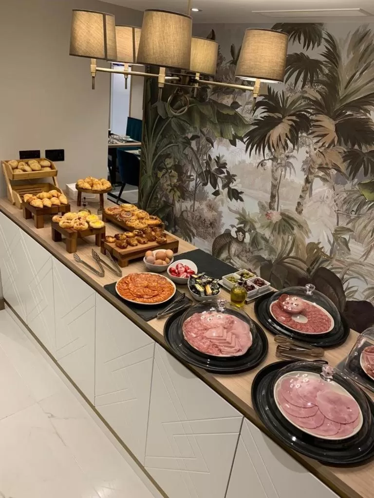 Breakfast in Merit Kensington Hotel