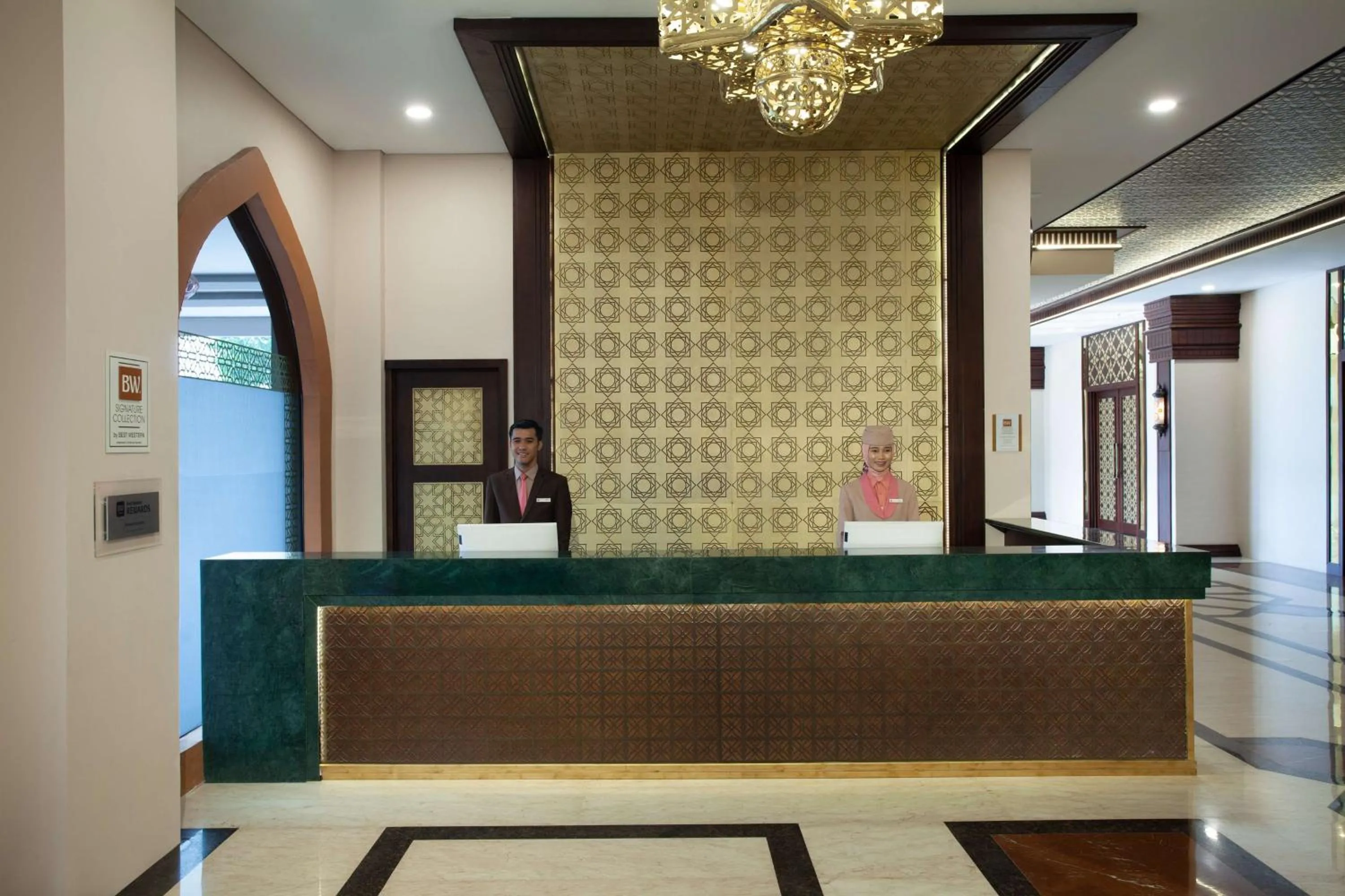 Lobby or reception in Alhambra Hotel & Convention, BW Signature Collection