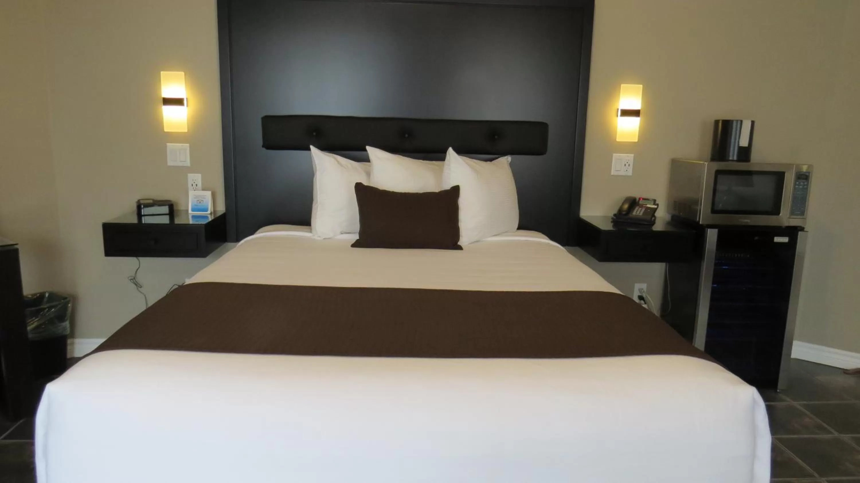 Standard Suite in Dockside Suites