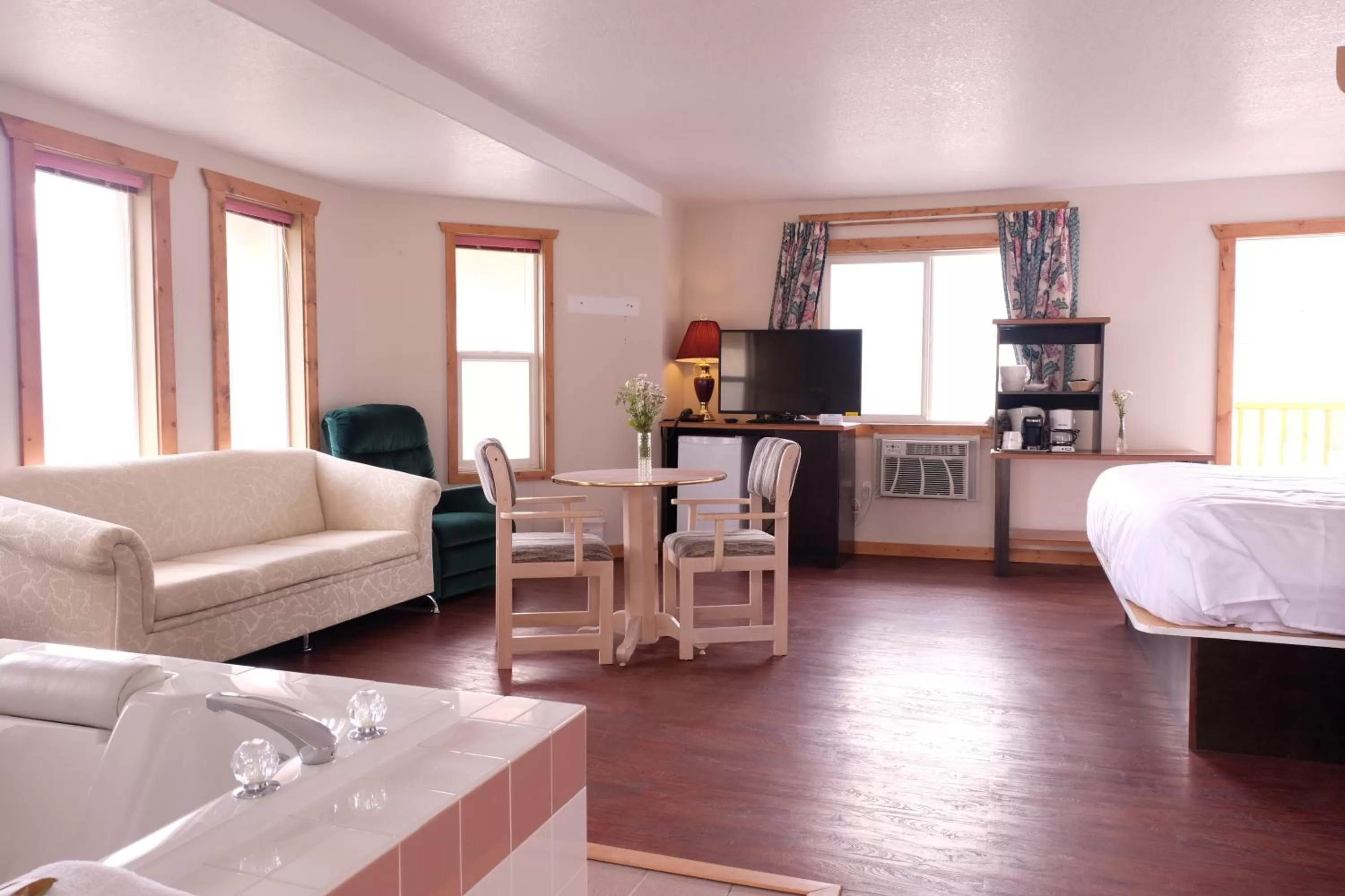 Shower in Golden Village Lodge