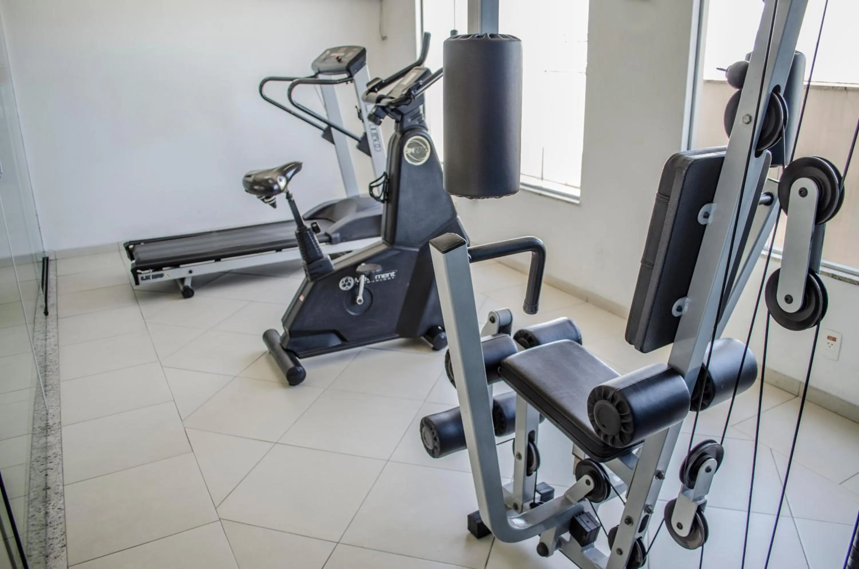 Fitness centre/facilities in Mont Blanc Apart Hotel - Duque de Caxias