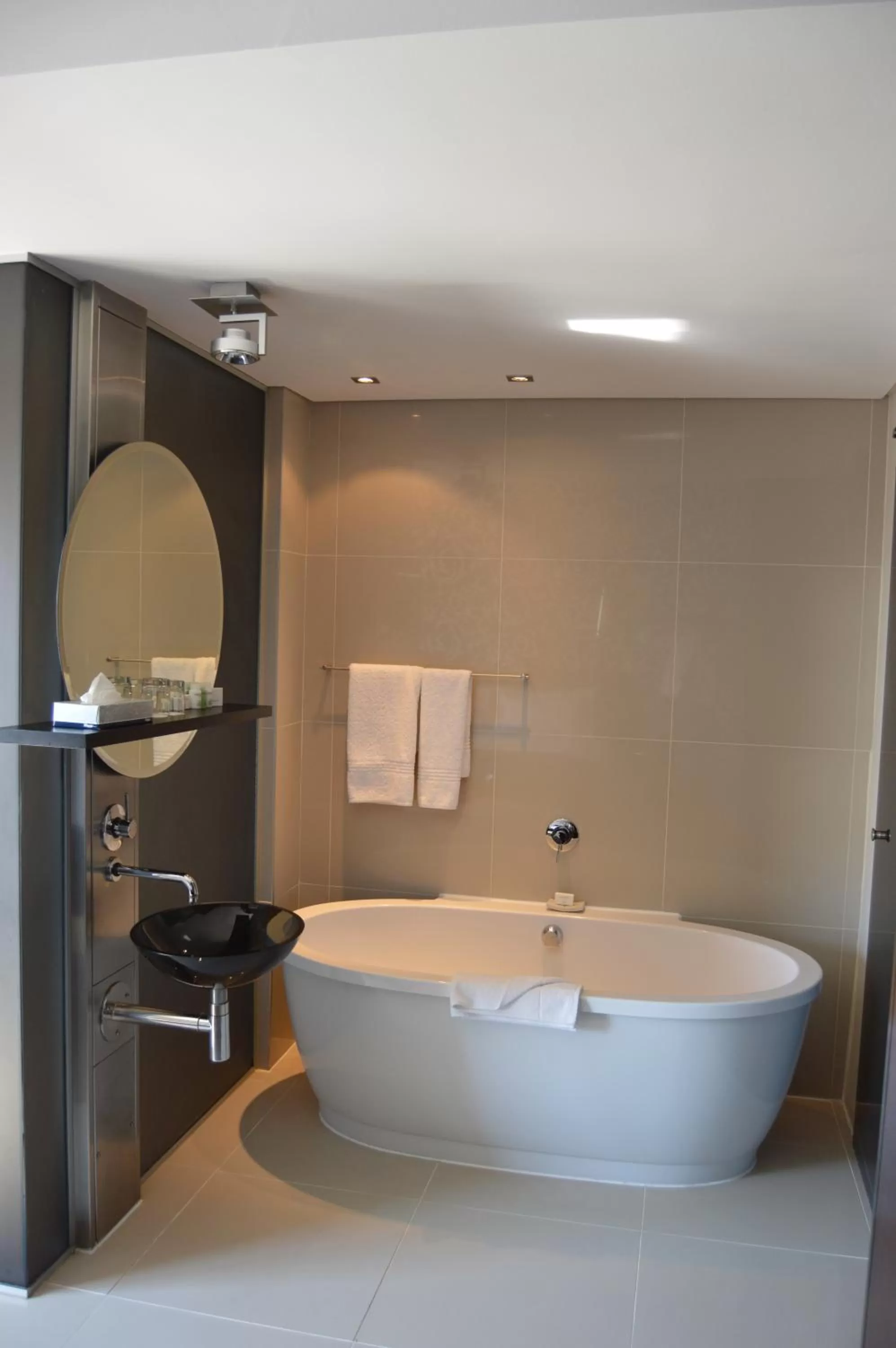 Bathroom in Colosseum Hotel