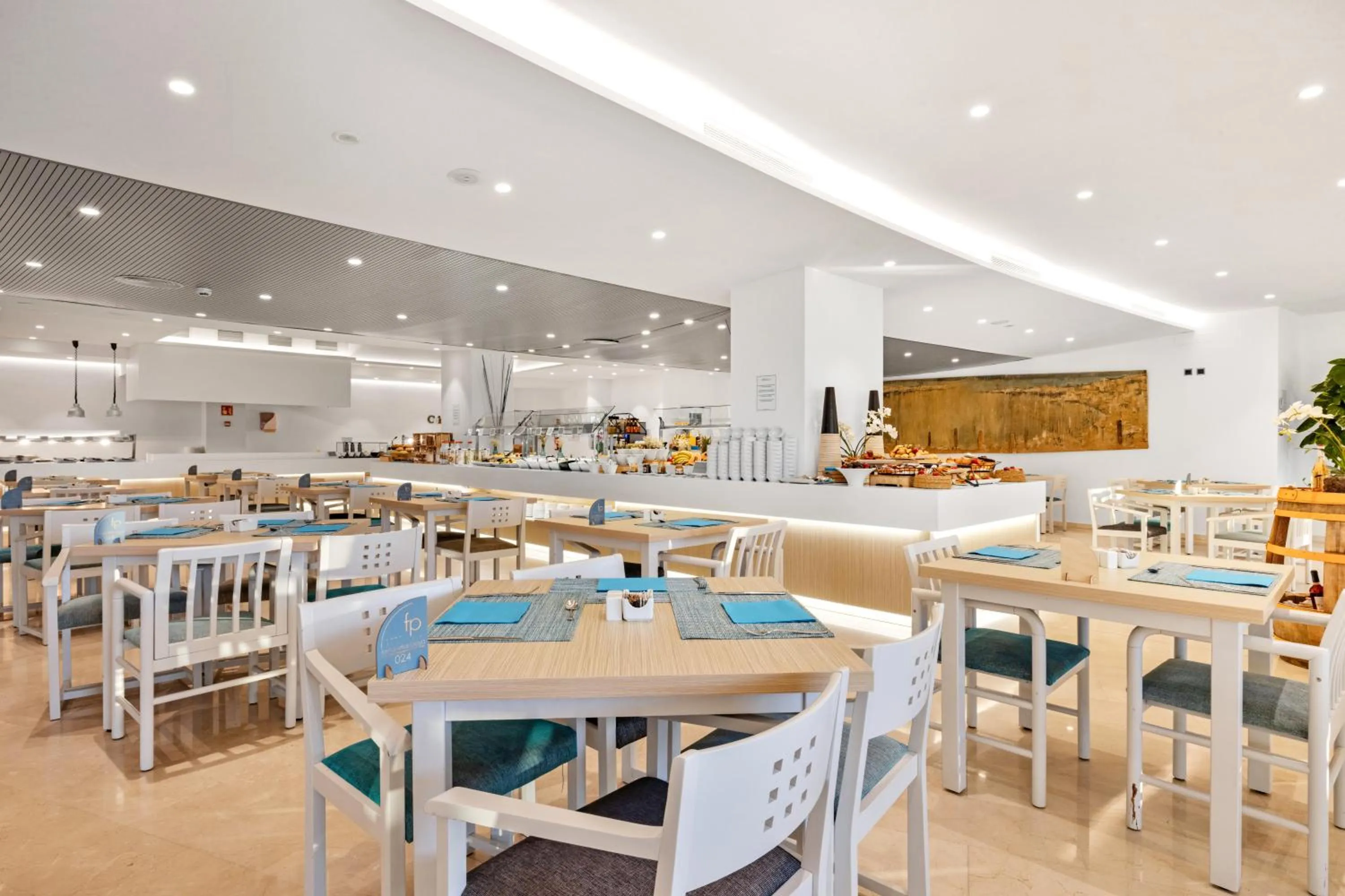 Restaurant/places to eat in Aparthotel Fontanellas Playa