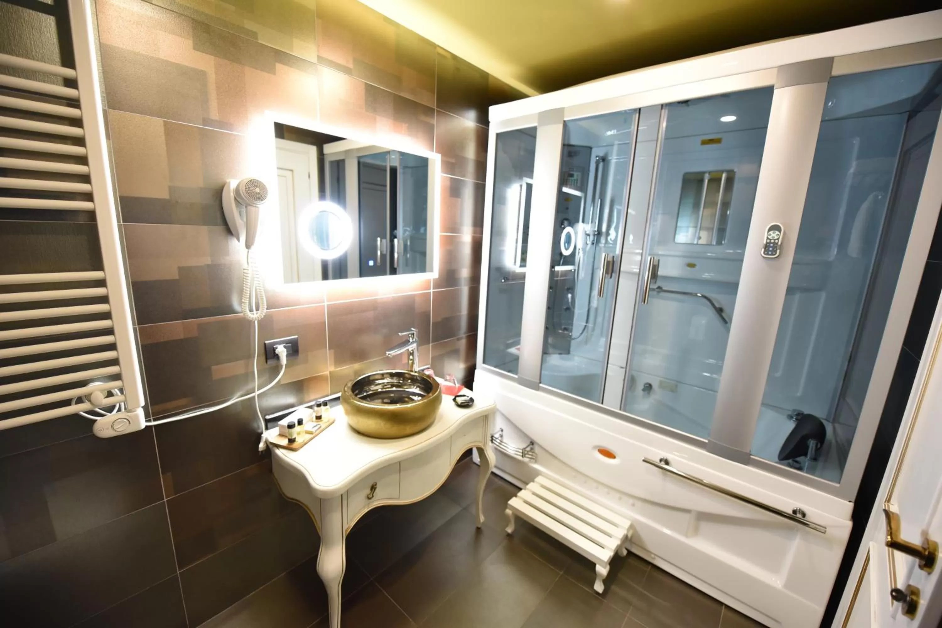 Bathroom in Hotel Hymeti's Palace