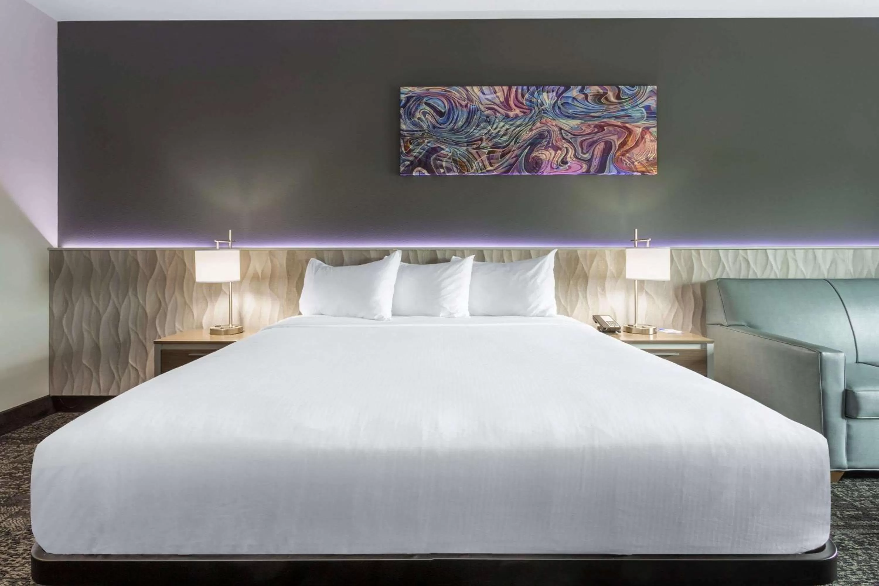 Photo of the whole room, Bed in Baymont by Wyndham Madison