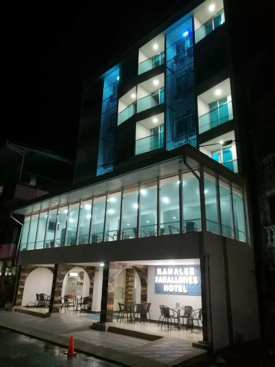 Kamaleb Farallones Hotel