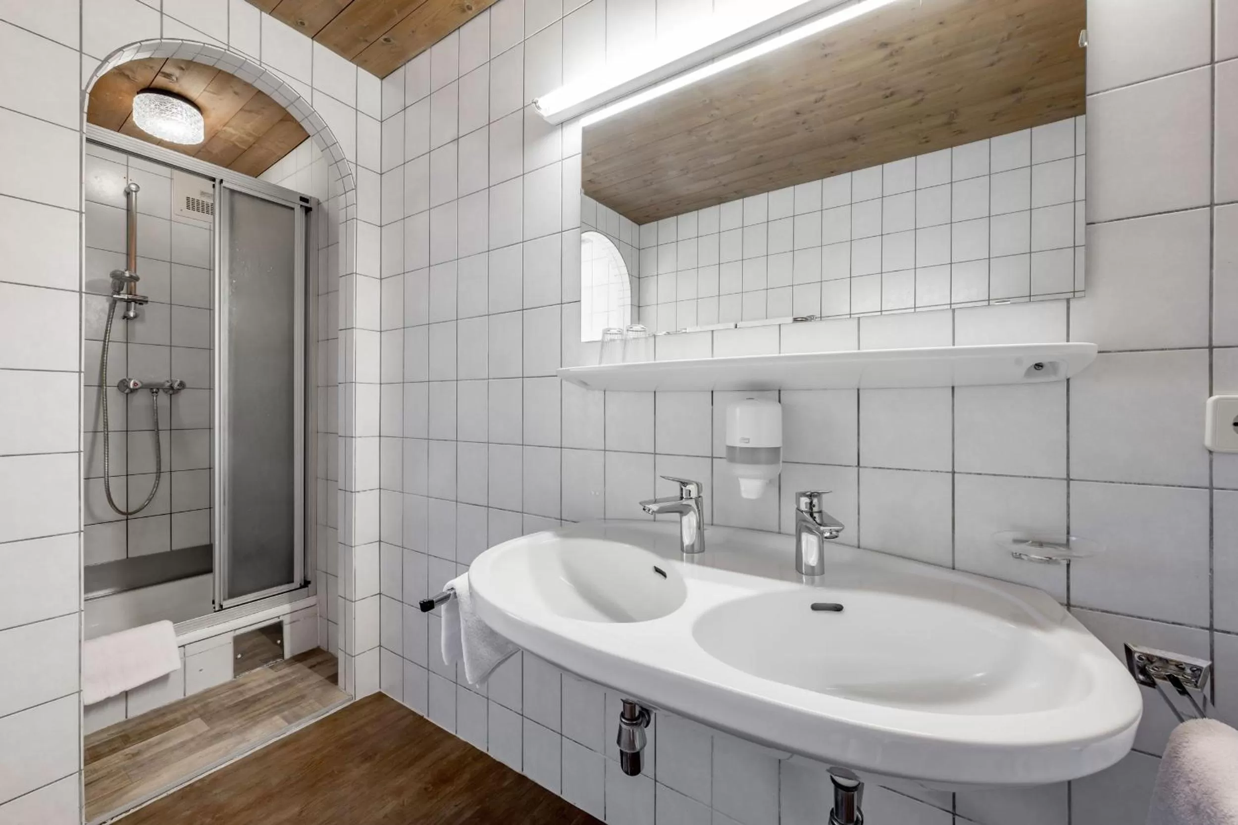 Bathroom in Gasthof Schroll