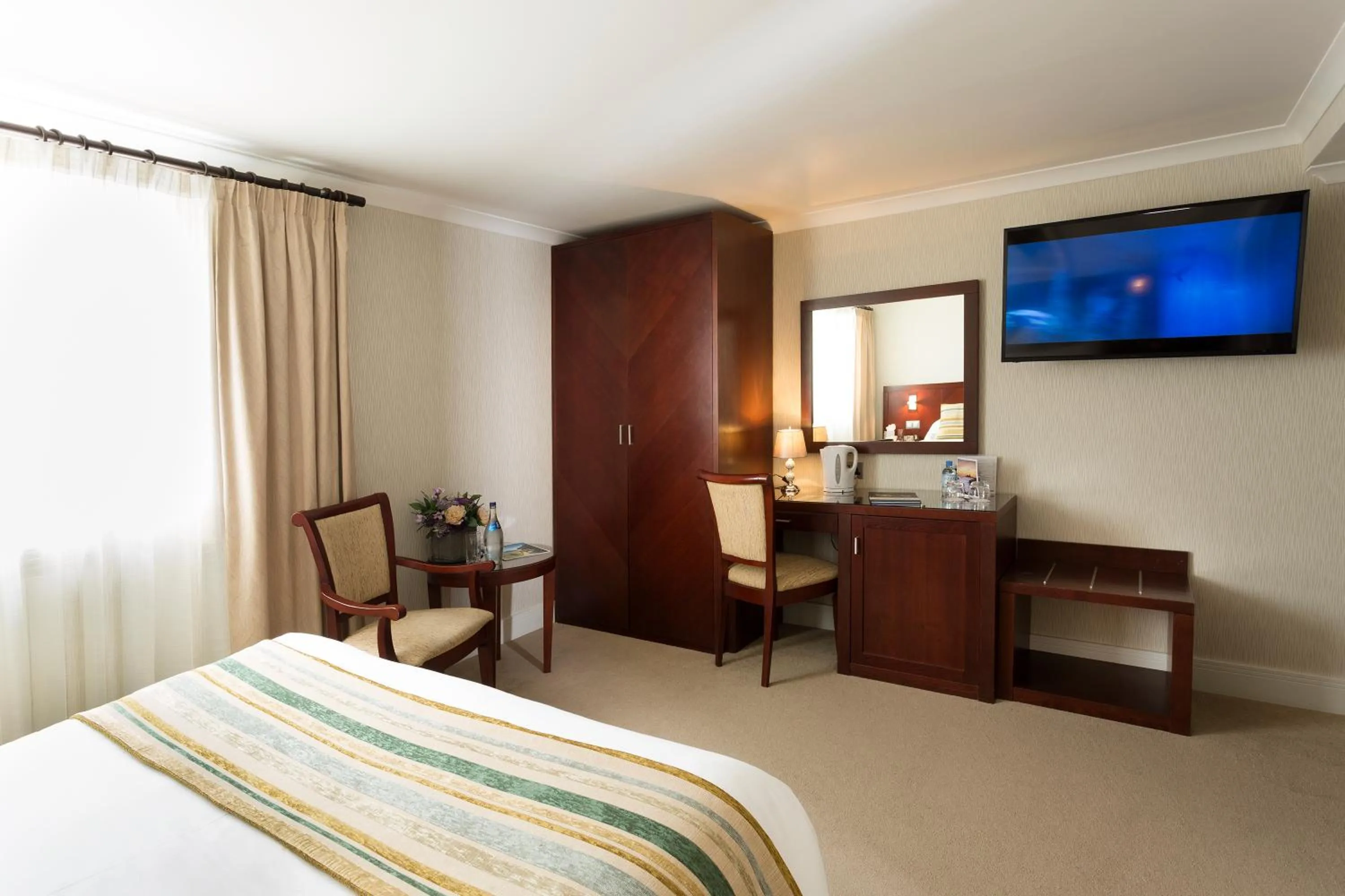 Bed in The Savoy Jersey