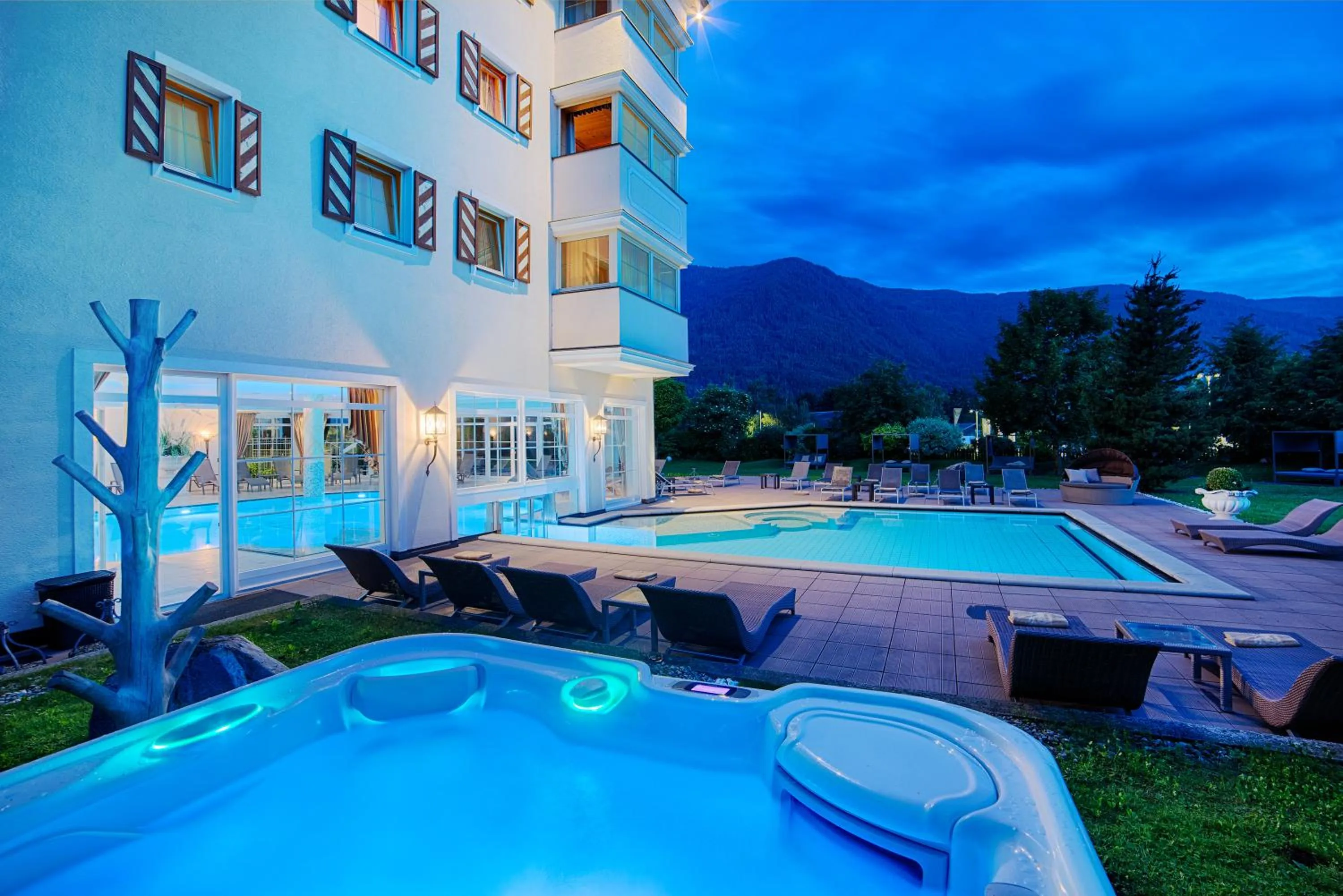 Swimming pool in Majestic - Unique Spa Resort