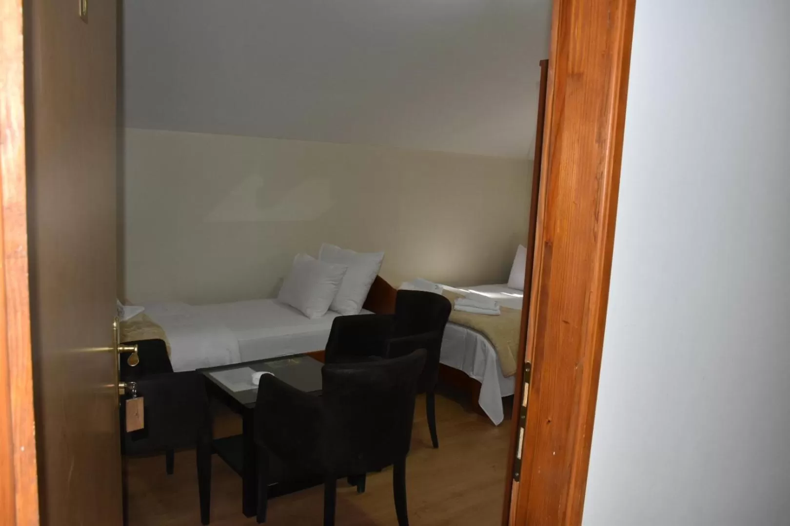 OSTROG Aparthotel KOLIBA-VLASTNIŠTVO MANASTIRA OSTROG