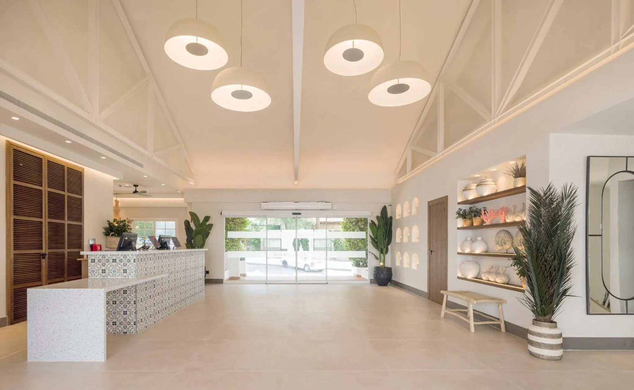 Lobby or reception in Ilunion Menorca
