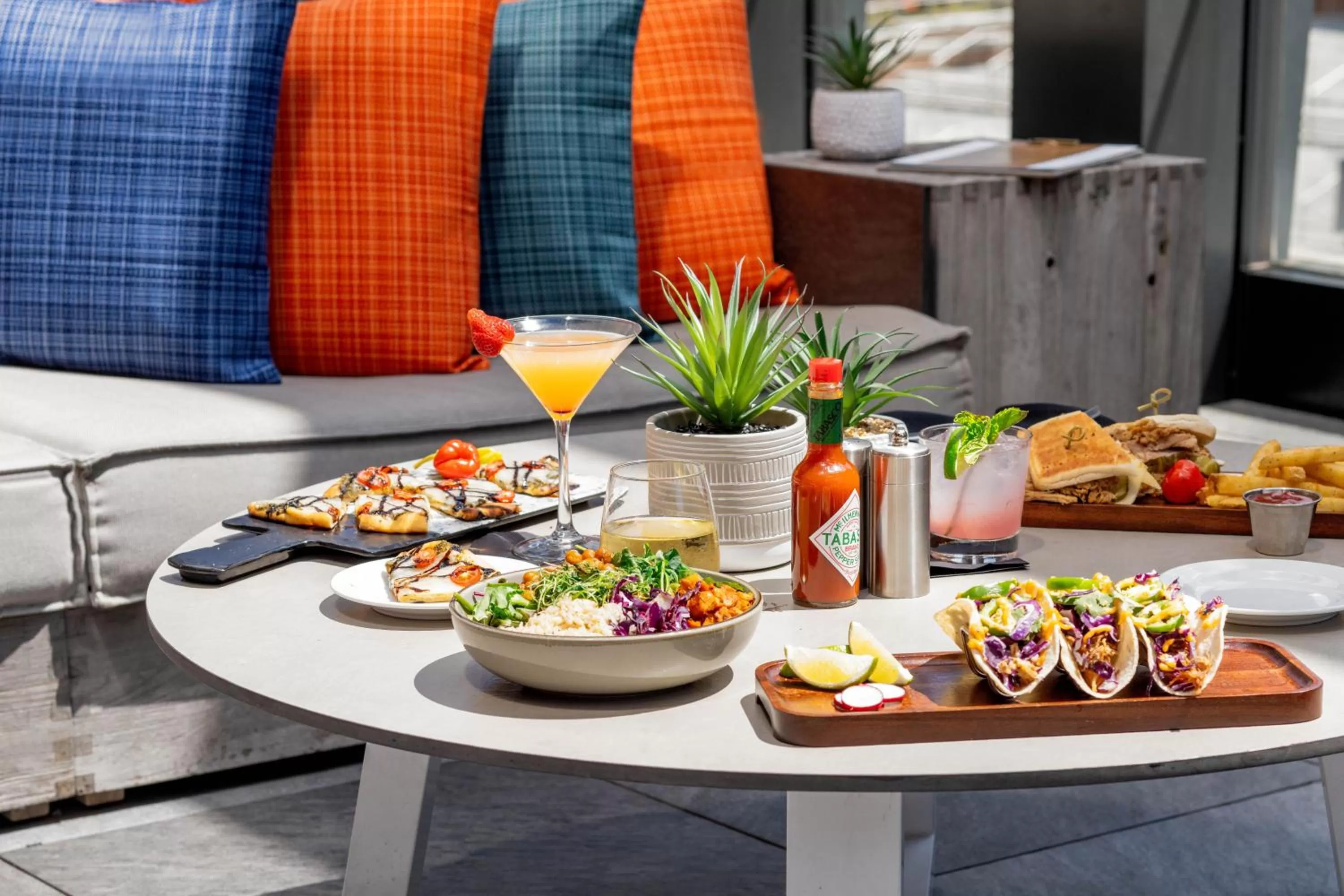 Restaurant/places to eat in Hyatt Place Indianapolis Downtown