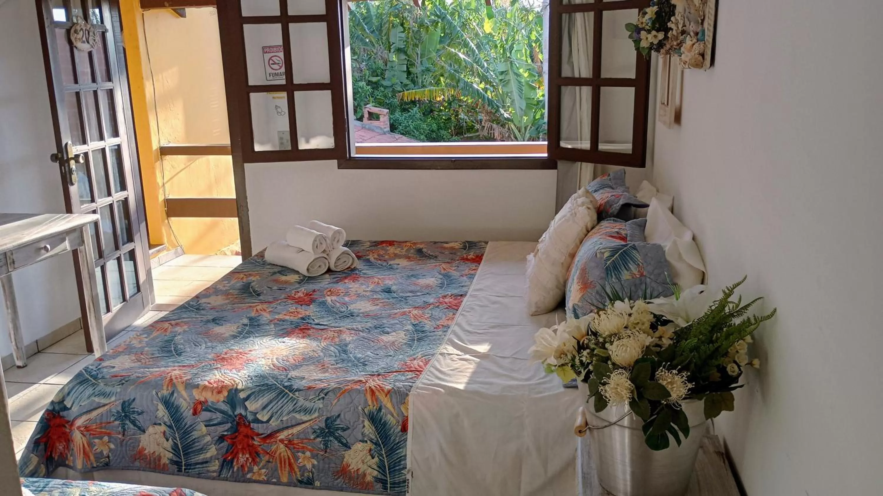 Bed in Hibiscos Pousada