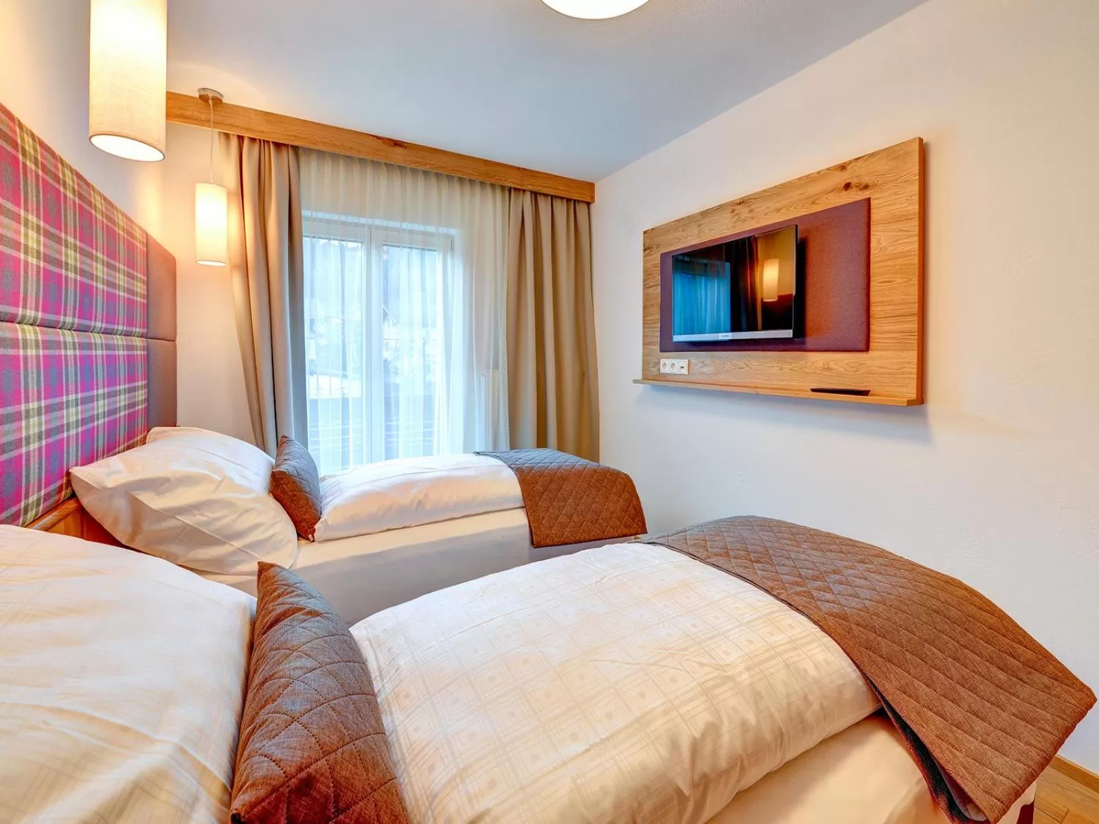 Photo of the whole room, Bed in Hotel Enzian