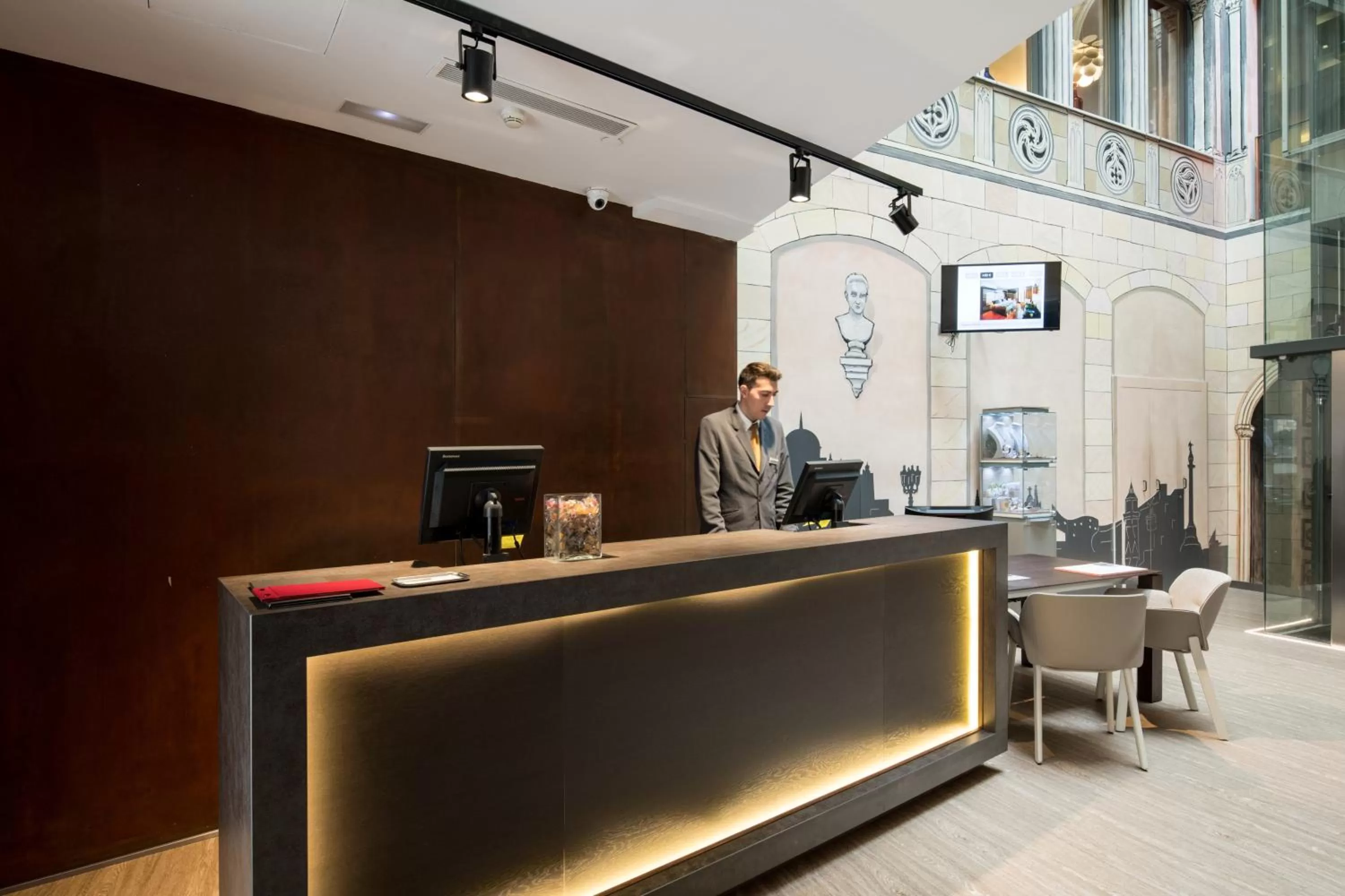 Lobby or reception in Catalonia Catedral