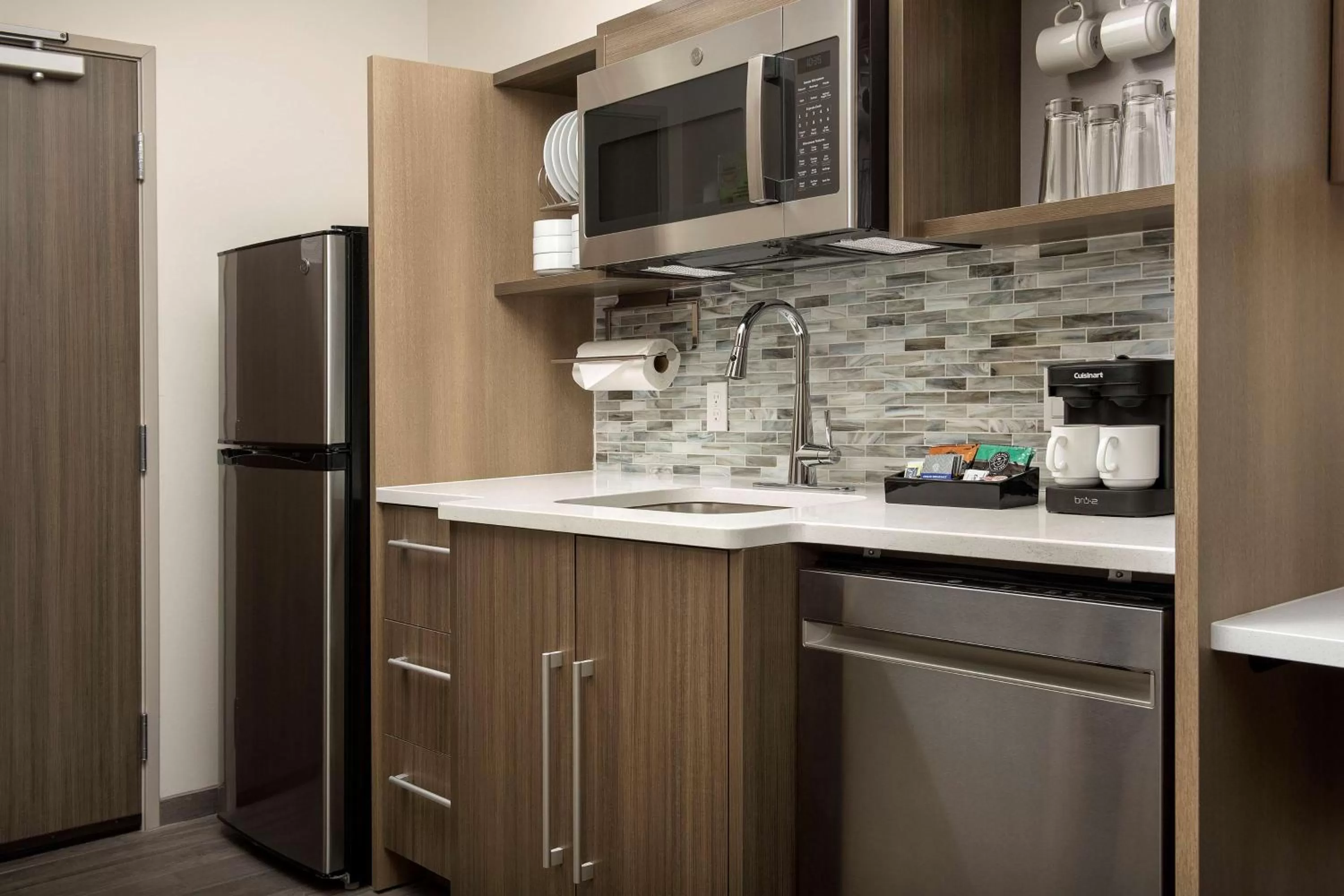 Kitchen or kitchenette in Home2 Suites By Hilton Kenner New Orleans Arpt