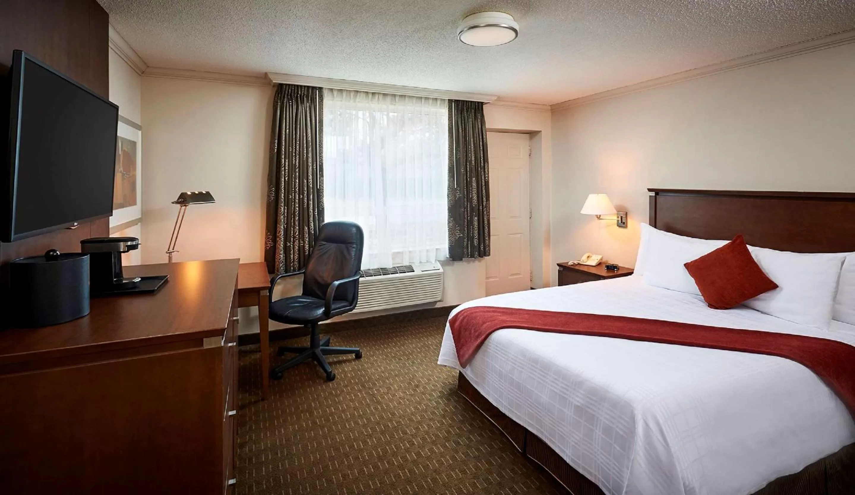 Bedroom, Bed in Best Western Plus Guildwood Inn