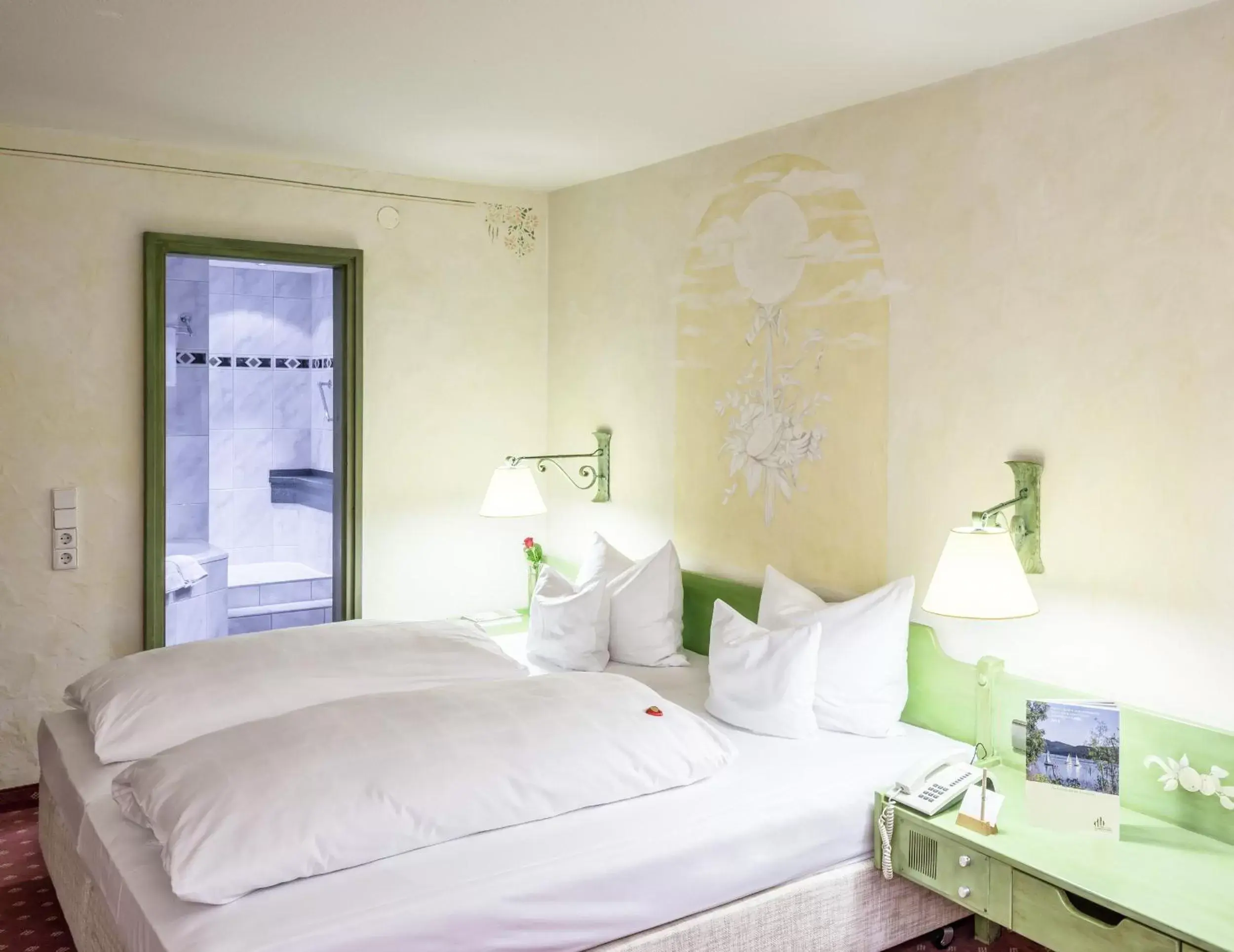 Superior Suite - single occupancy - South Side in Hotel Vier Jahreszeiten am Schluchsee Superior Suite - single occupancy - South Side in Hotel Vier Jahreszeiten am Schluchsee