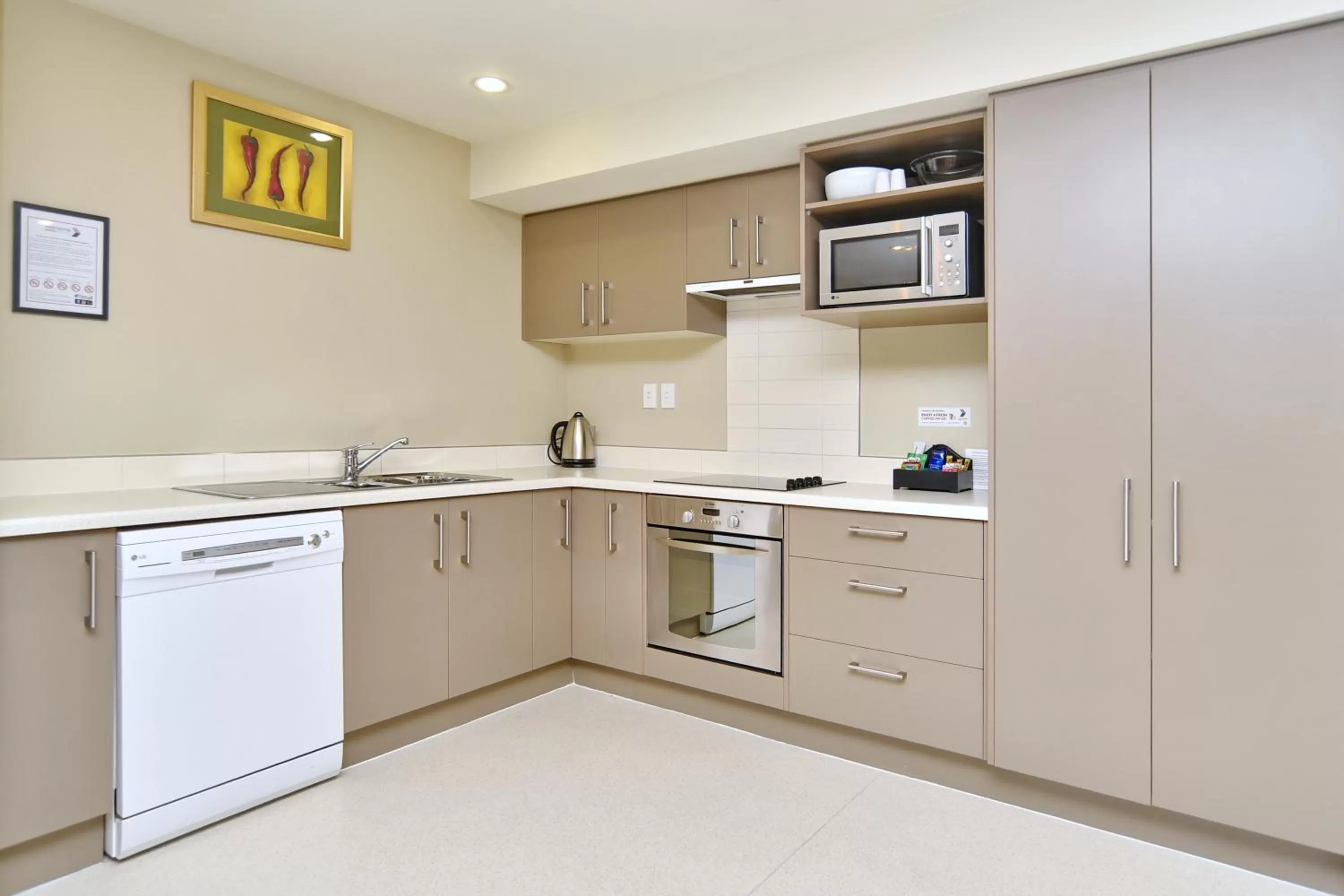 Coffee/tea facilities, Kitchen/Kitchenette in The Riverstone