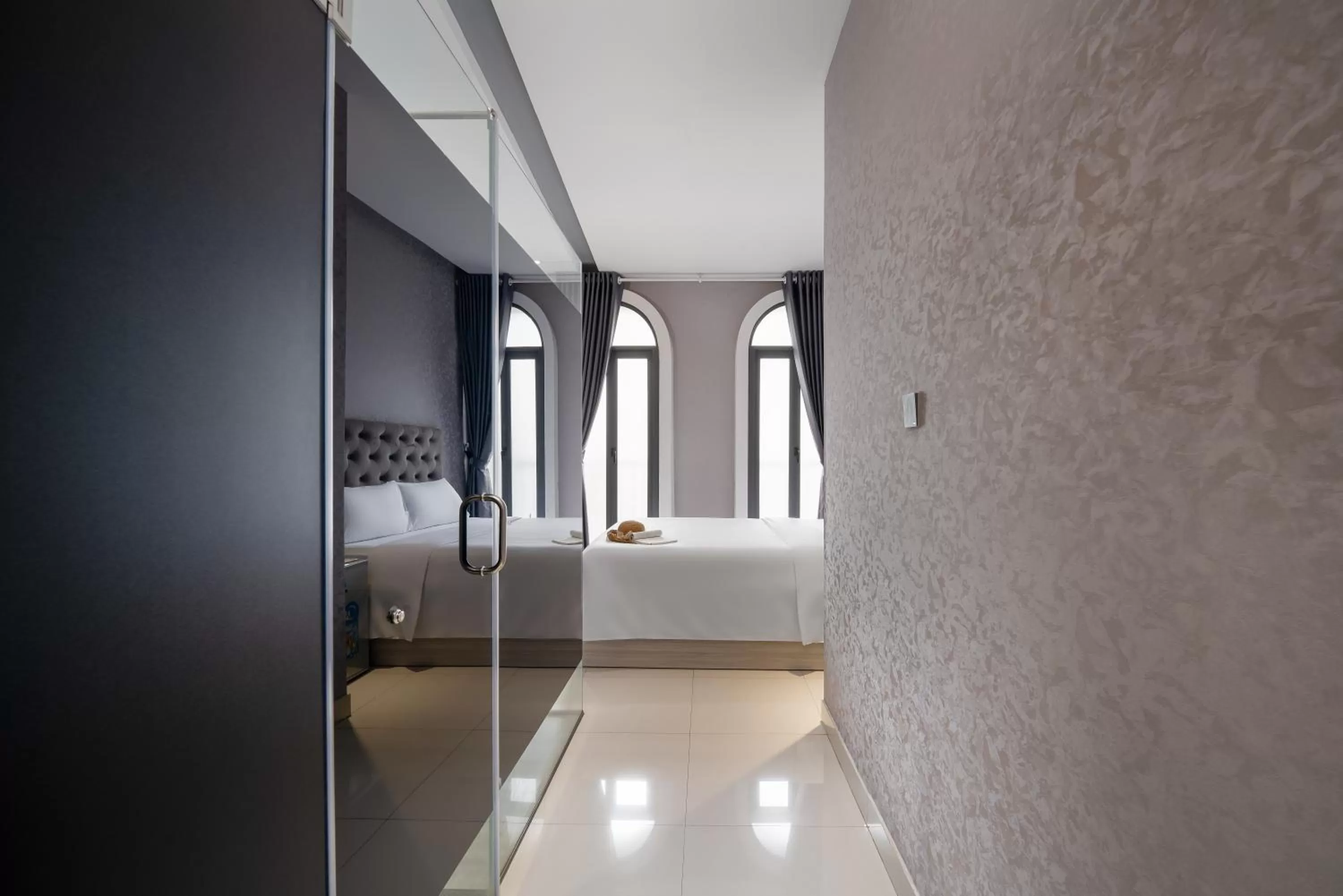 Photo of the whole room, Bed in Mari Queen Hotel - Bui Thi Xuan