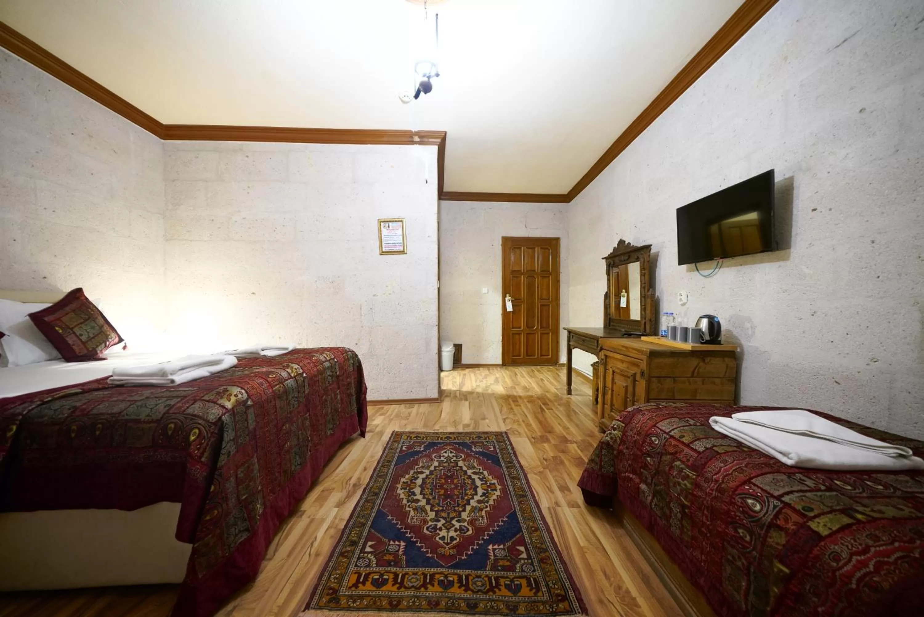 Photo of the whole room, Bed in Arch Palace