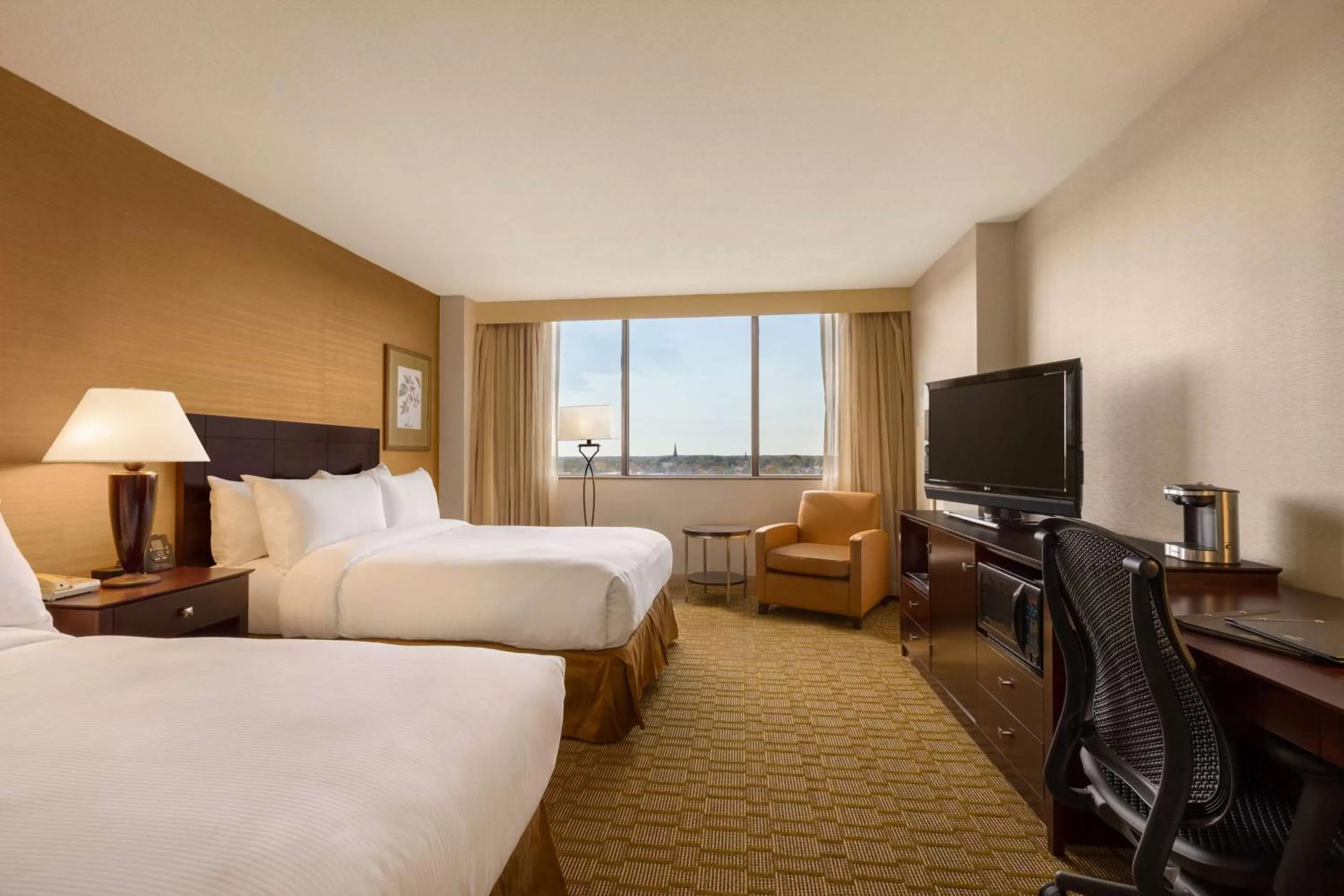 Bedroom, Bed in Hilton Fort Wayne at the Grand Wayne Convention Center