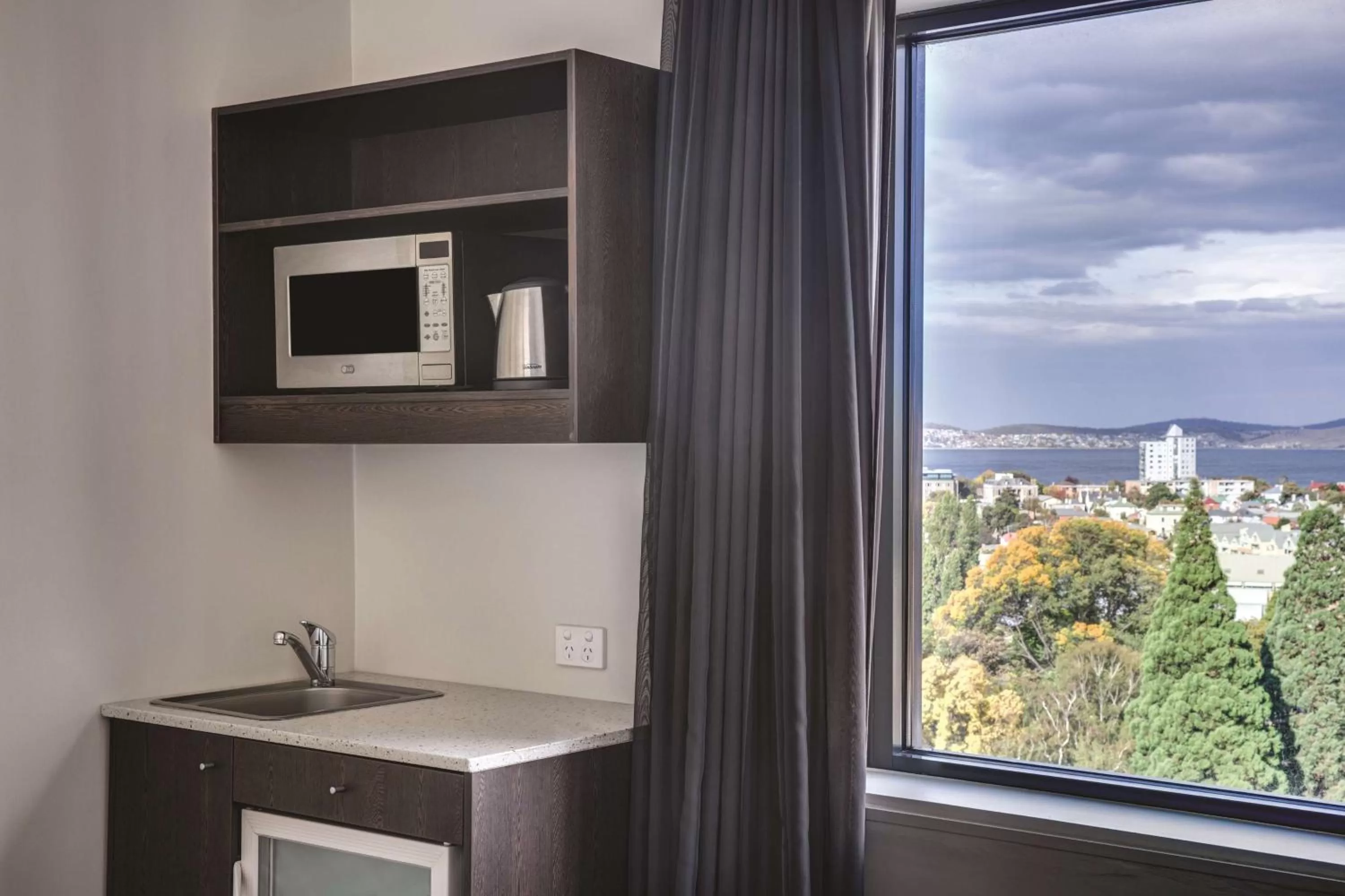 Coffee/tea facilities in Travelodge Hotel Hobart