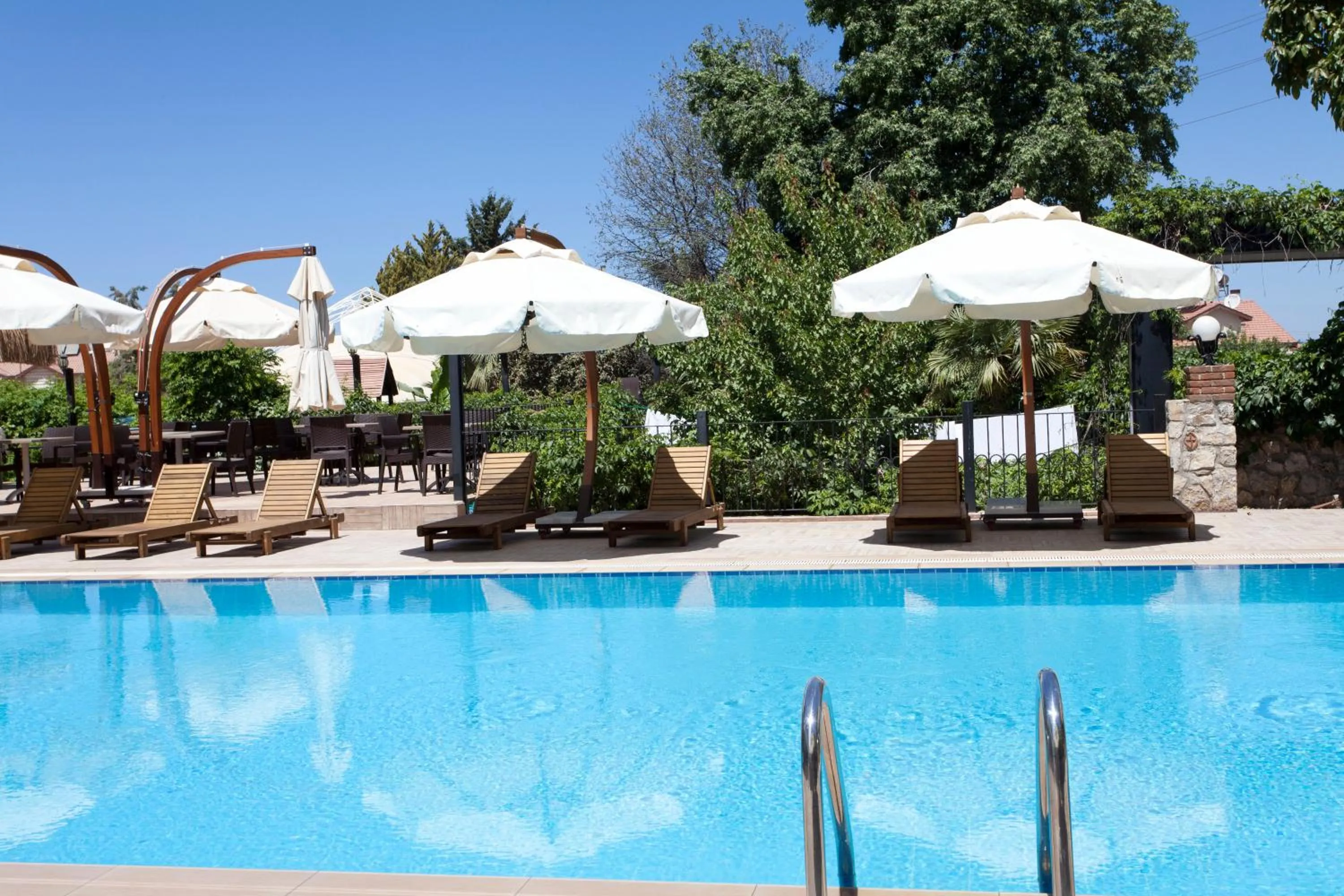 Swimming pool in Green Peace Hotel