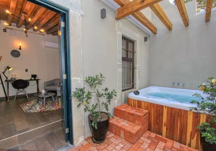 Antigua Trece Hotel Fusión & SPA