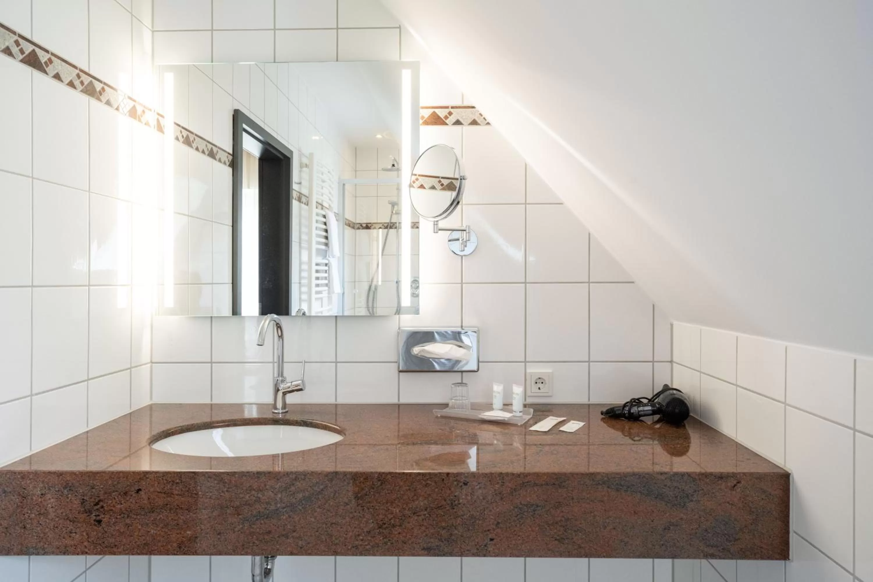 Bathroom in Hotel Rheinischer Hof