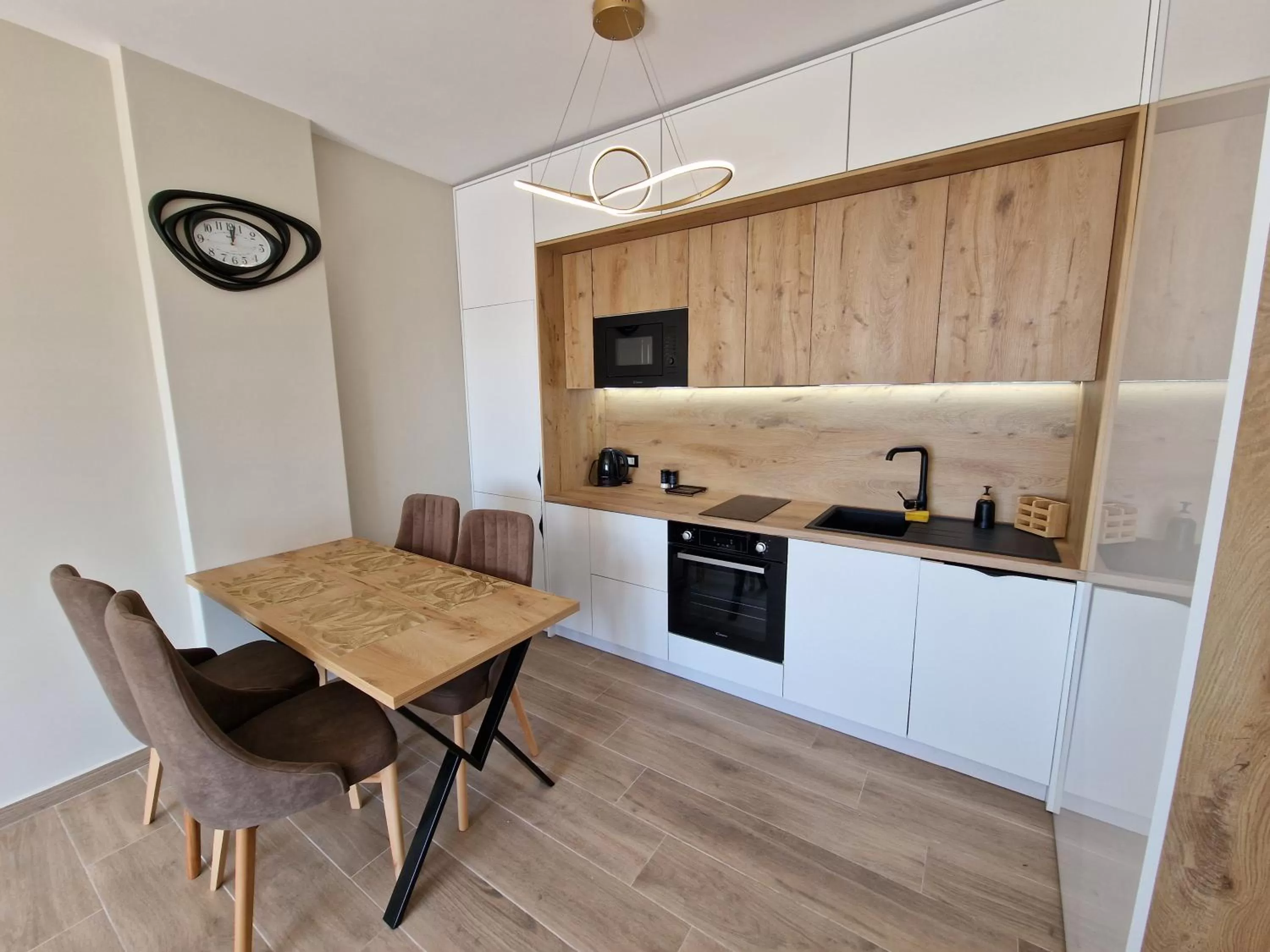 Kitchen or kitchenette in Anchor Apartments