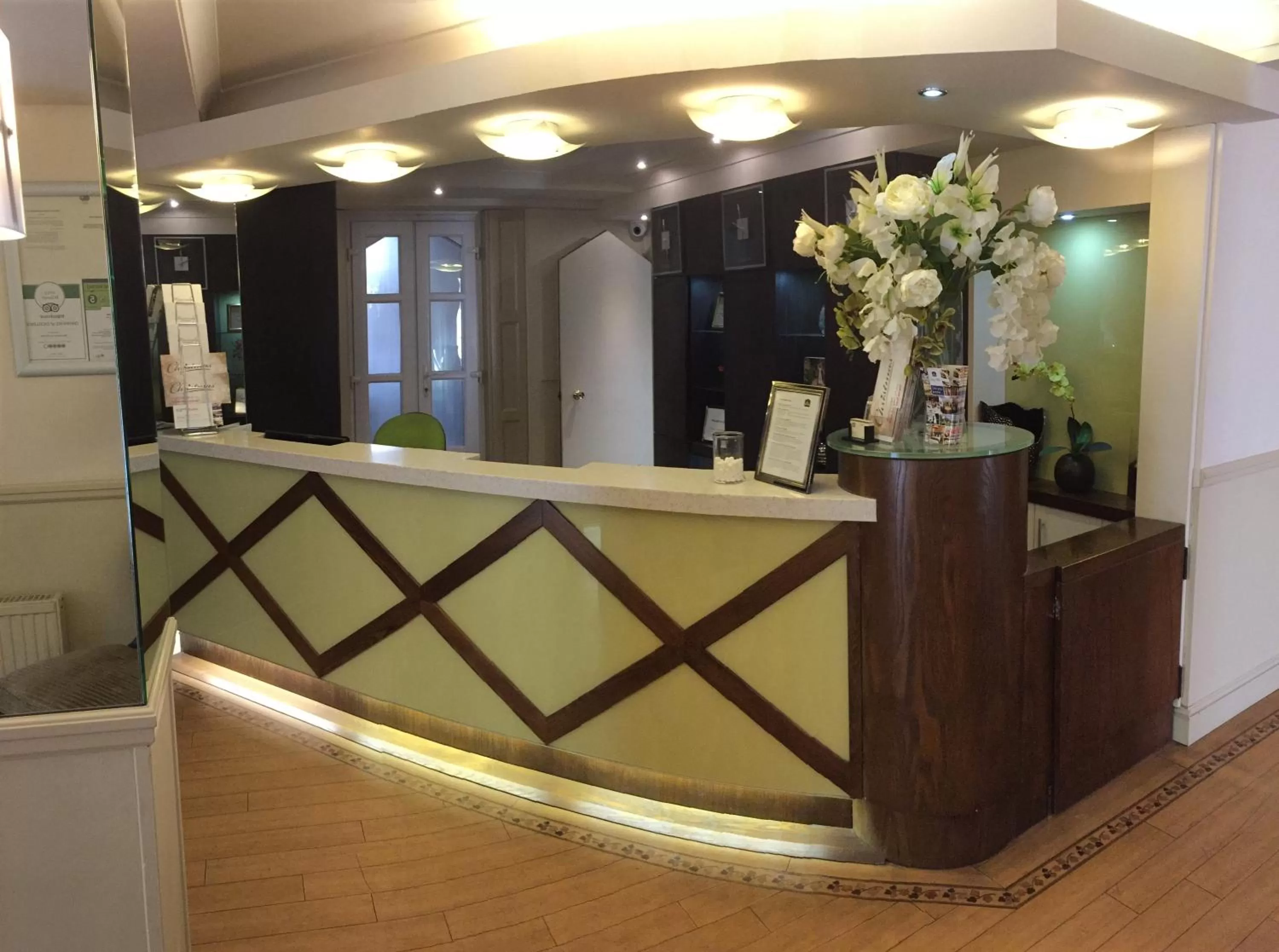 Lobby or reception in Ivy Hill Hotel, Sure Hotel Collection by Best Western