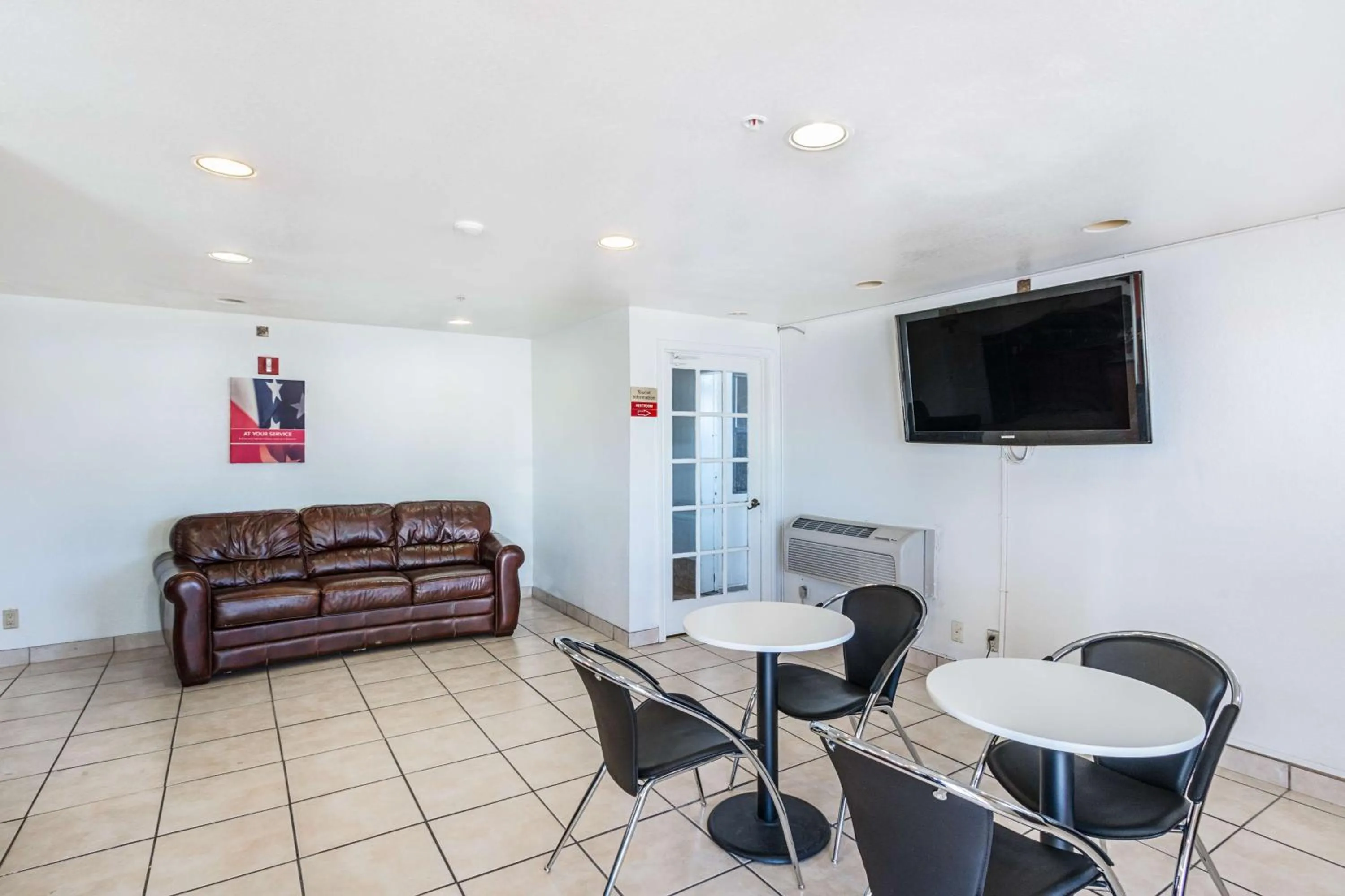 Lobby or reception in Motel 6-San Marcos, TX - North