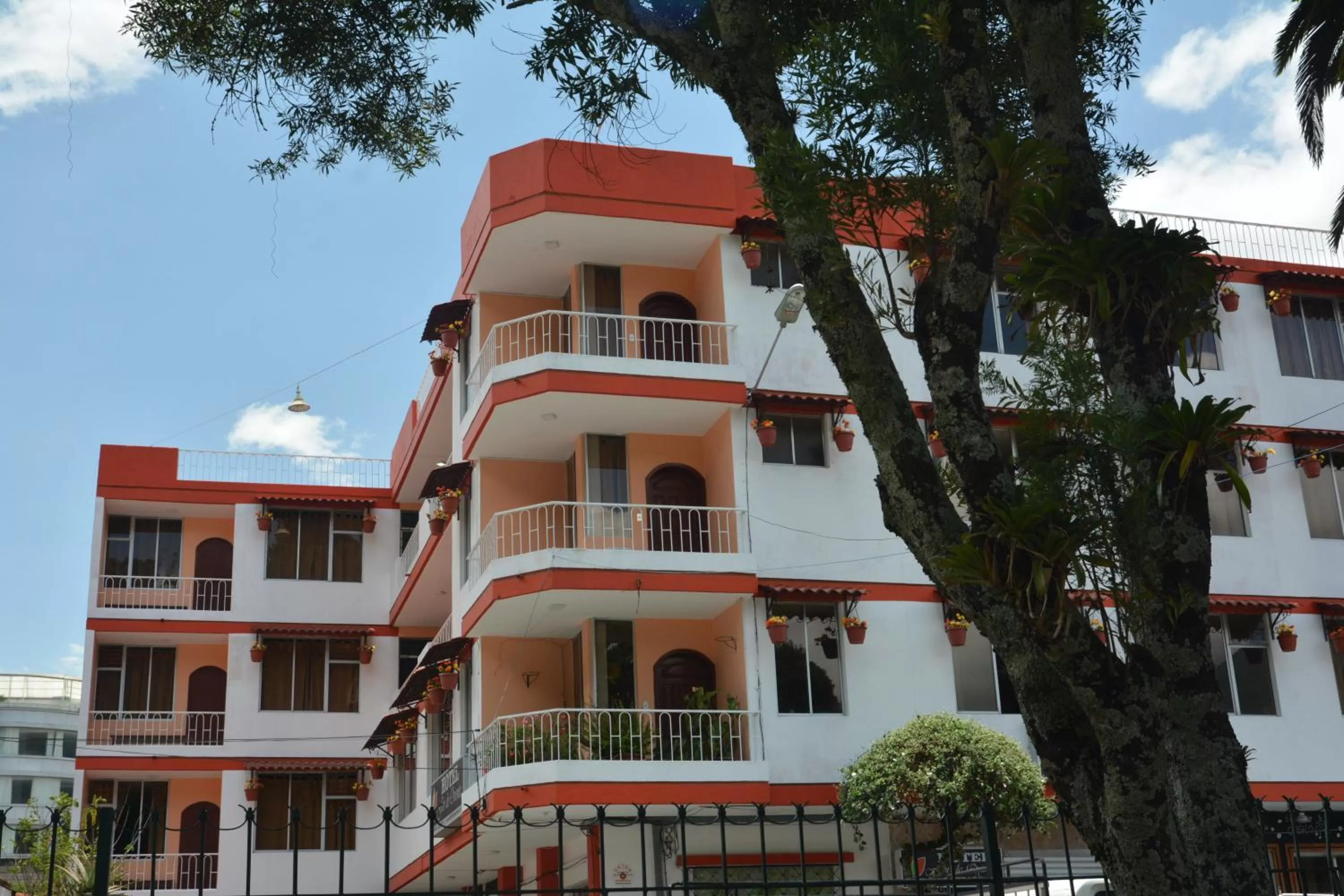 Property Building in Hotel Flor de Oriente