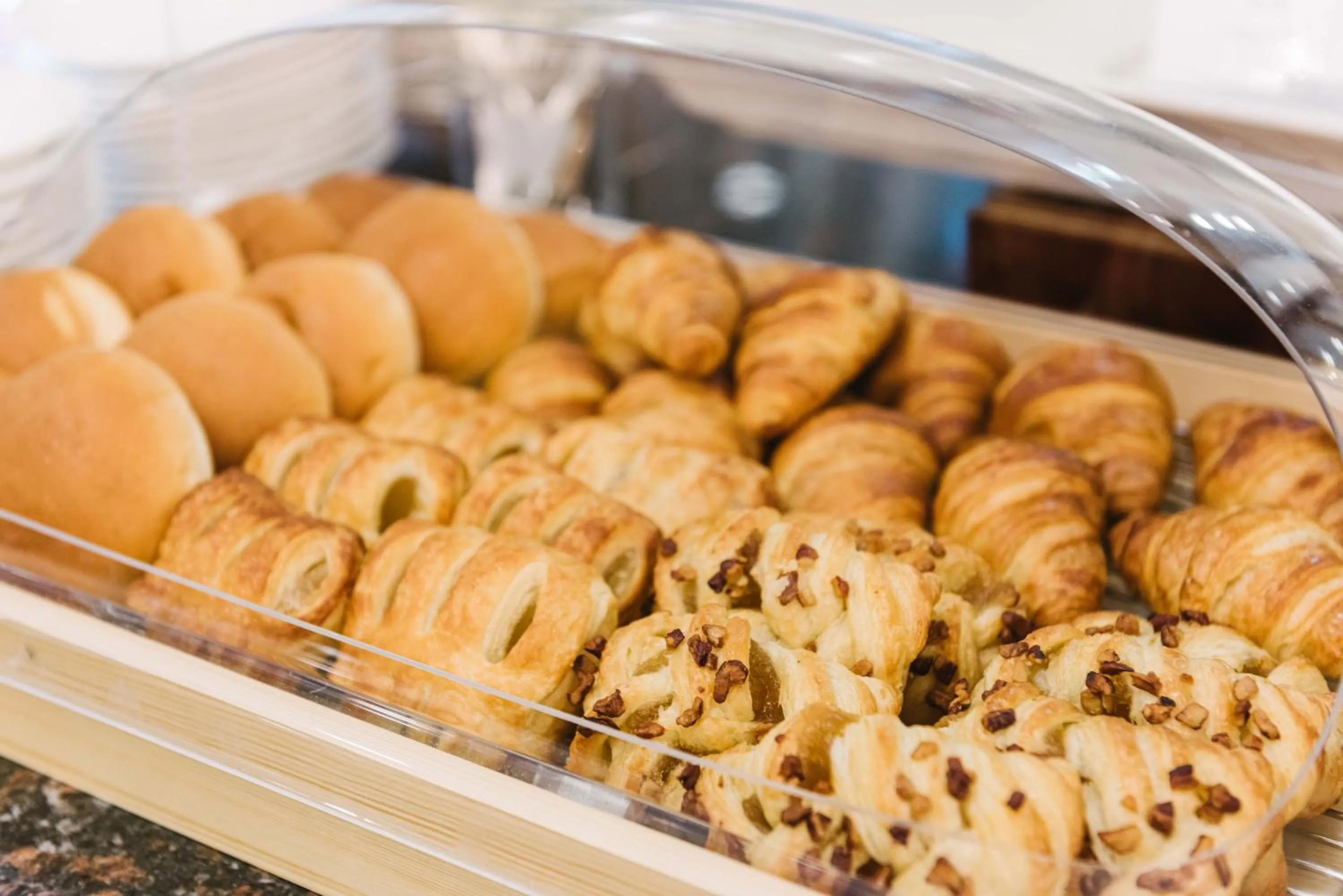 Breakfast in GoldOne Hotel & Suites