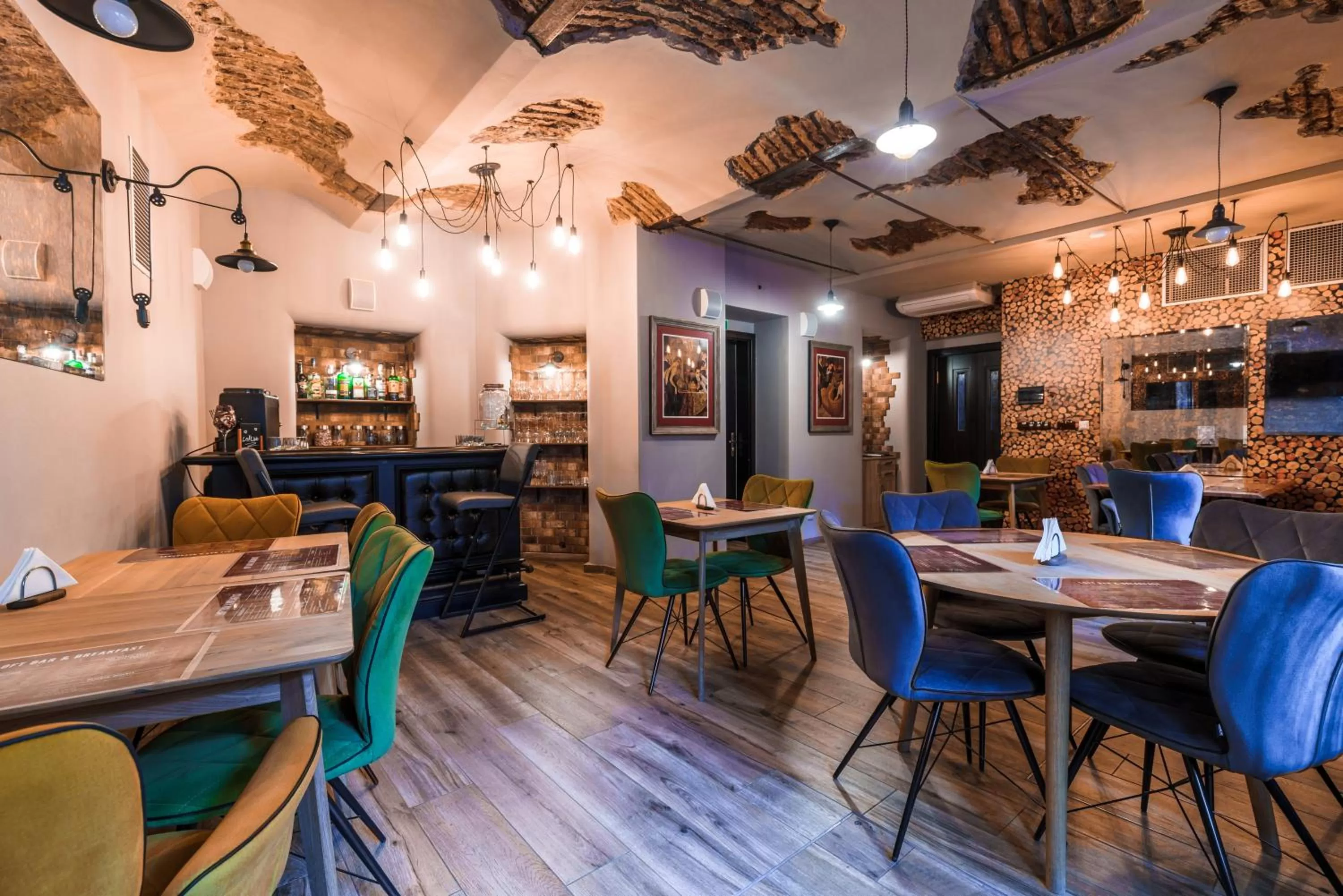 Restaurant/places to eat in Hotel Ambiente Wellness & Spa