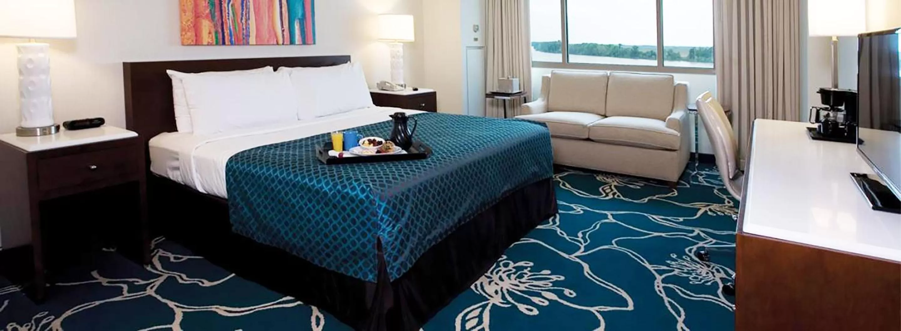 Photo of the whole room, Bed in Bally's Evansville Casino & Hotel