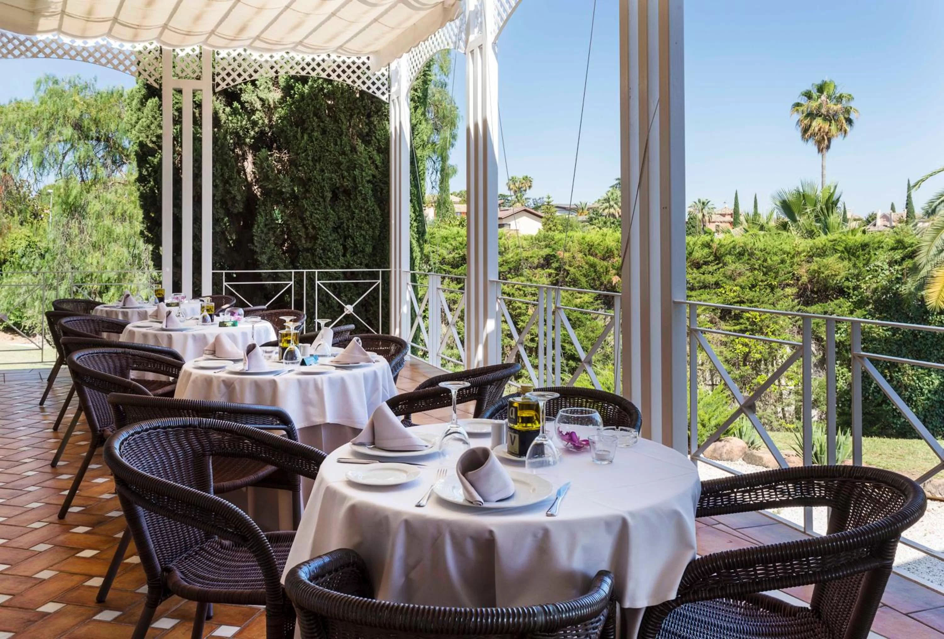 Restaurant/places to eat in Exe Las Adelfas