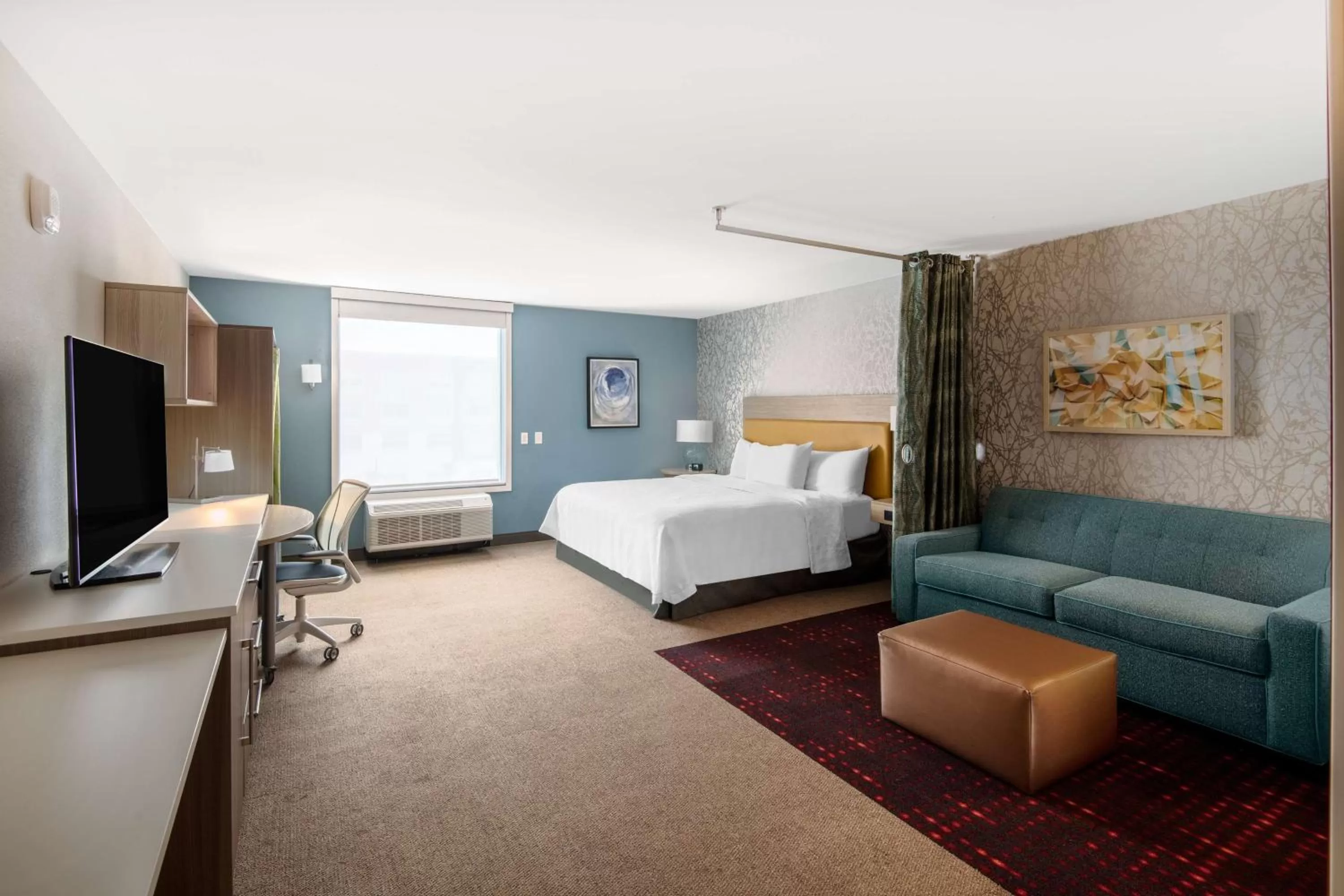 Living room, Bed in Home2 Suites By Hilton Phoenix Airport North, Az