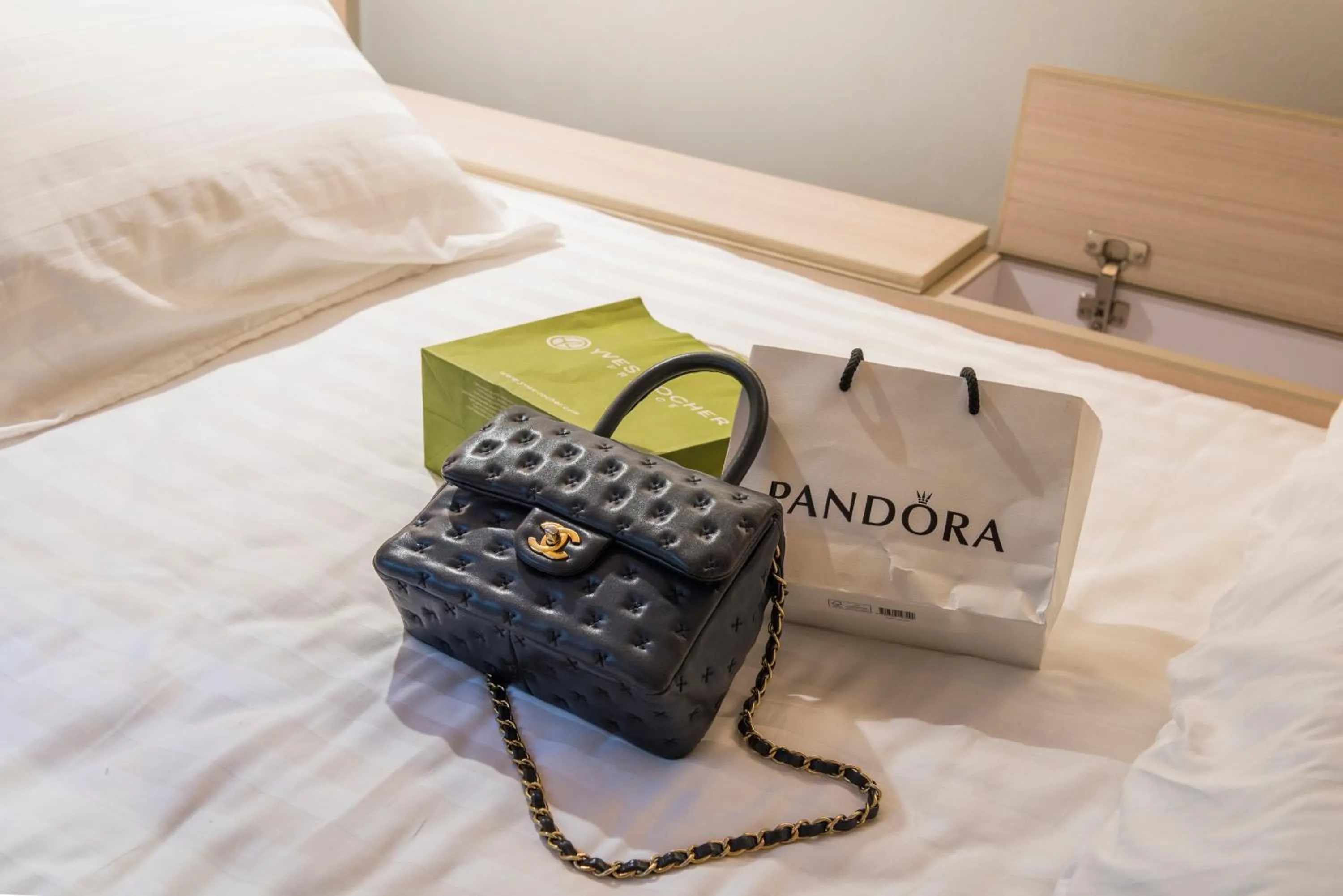 Bed in Kinnon Deluxe Hostel Coworking Cafe